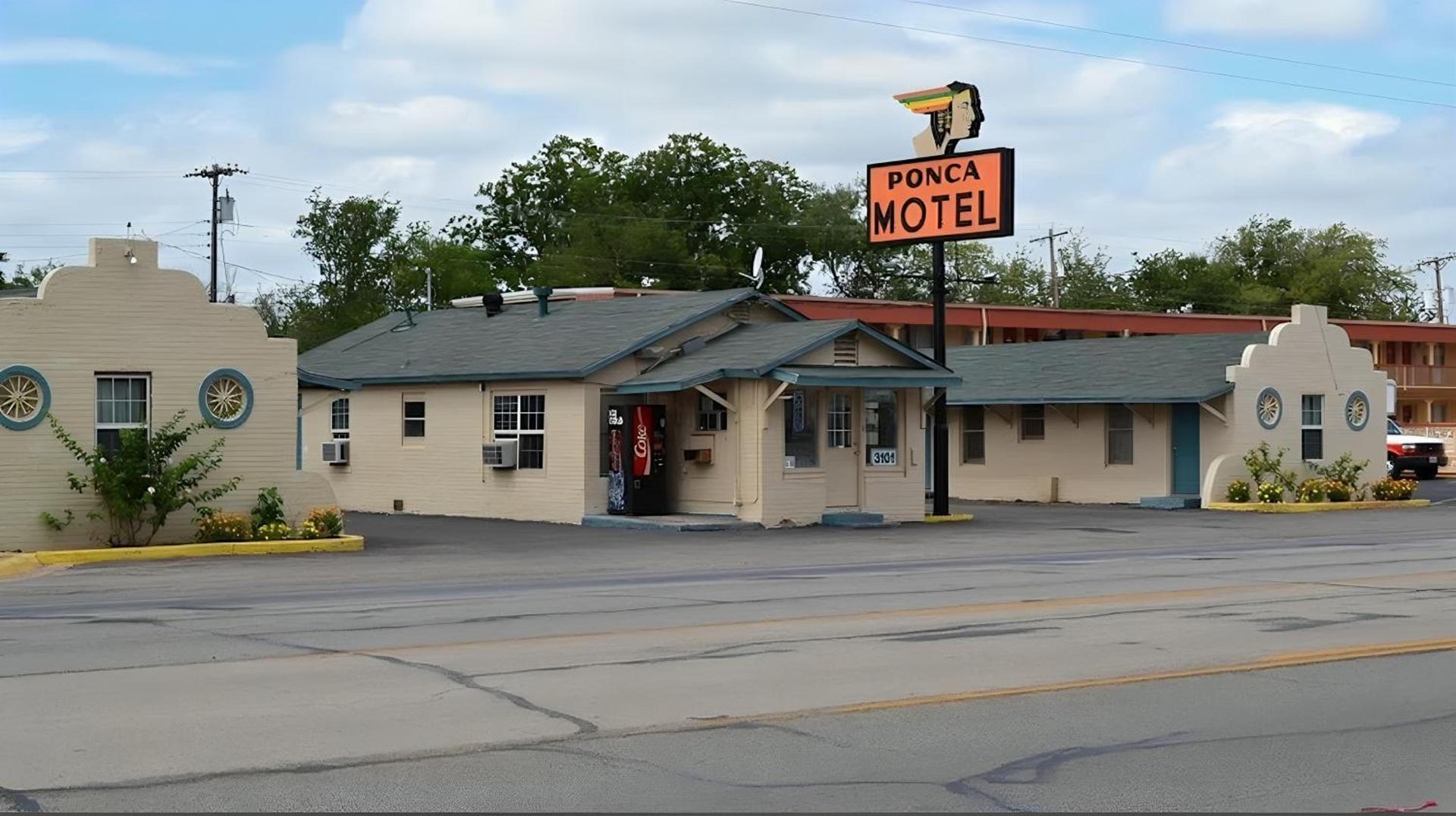 Ponca Motel photo 1