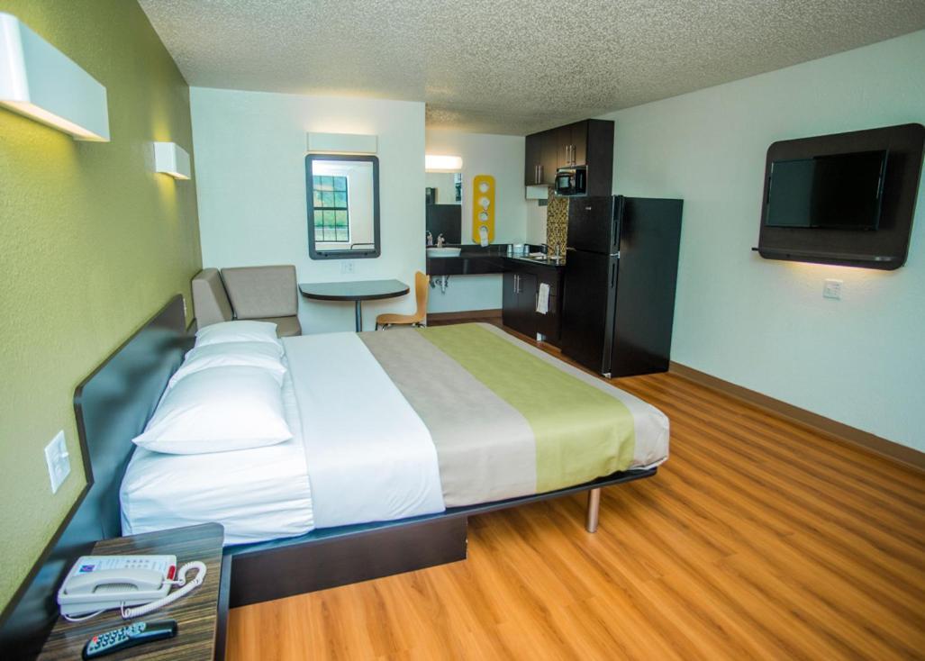 Motel 6-Palestine, TX photo 4