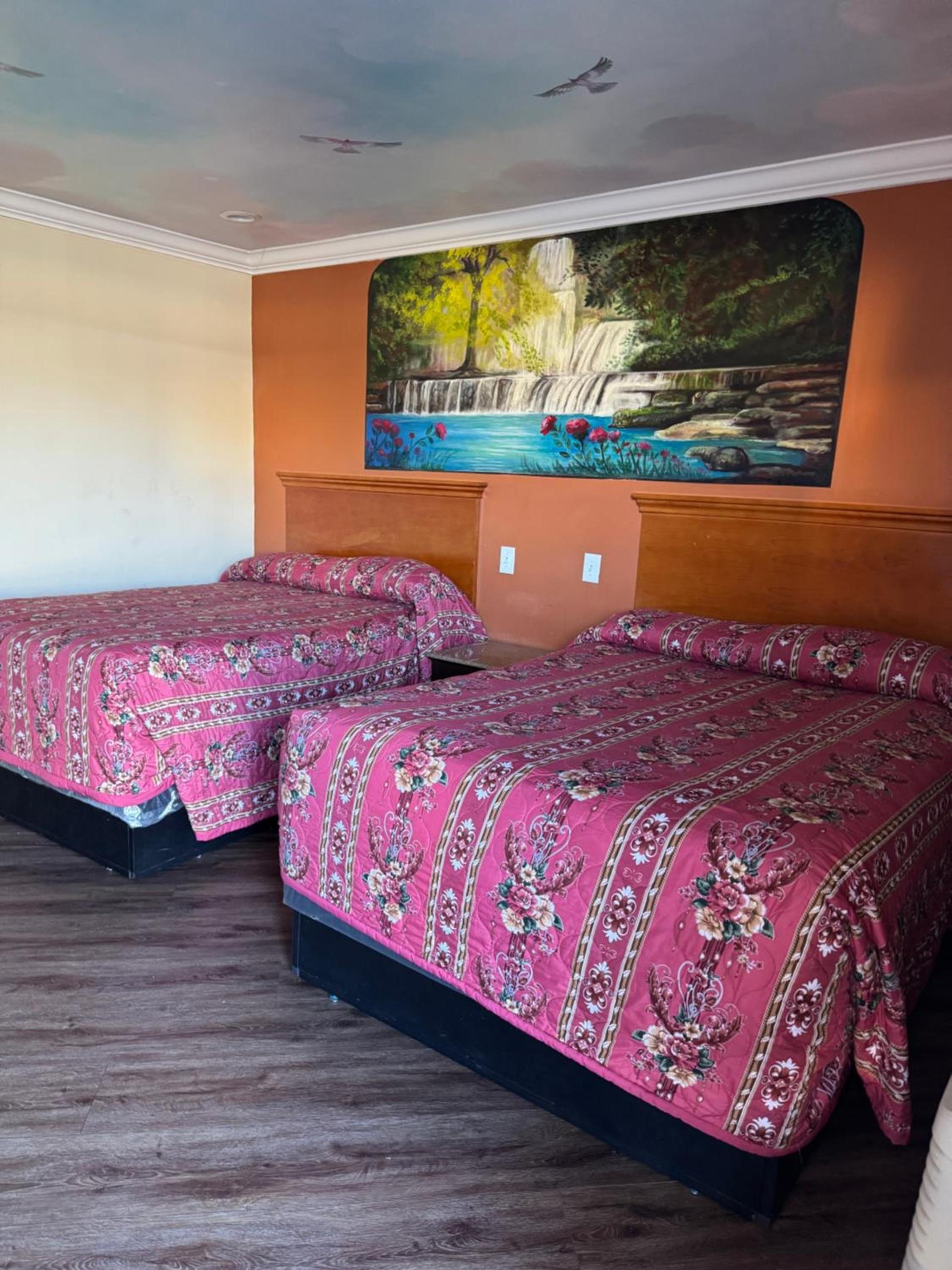Robinhood Motel Anaheim West photo 17