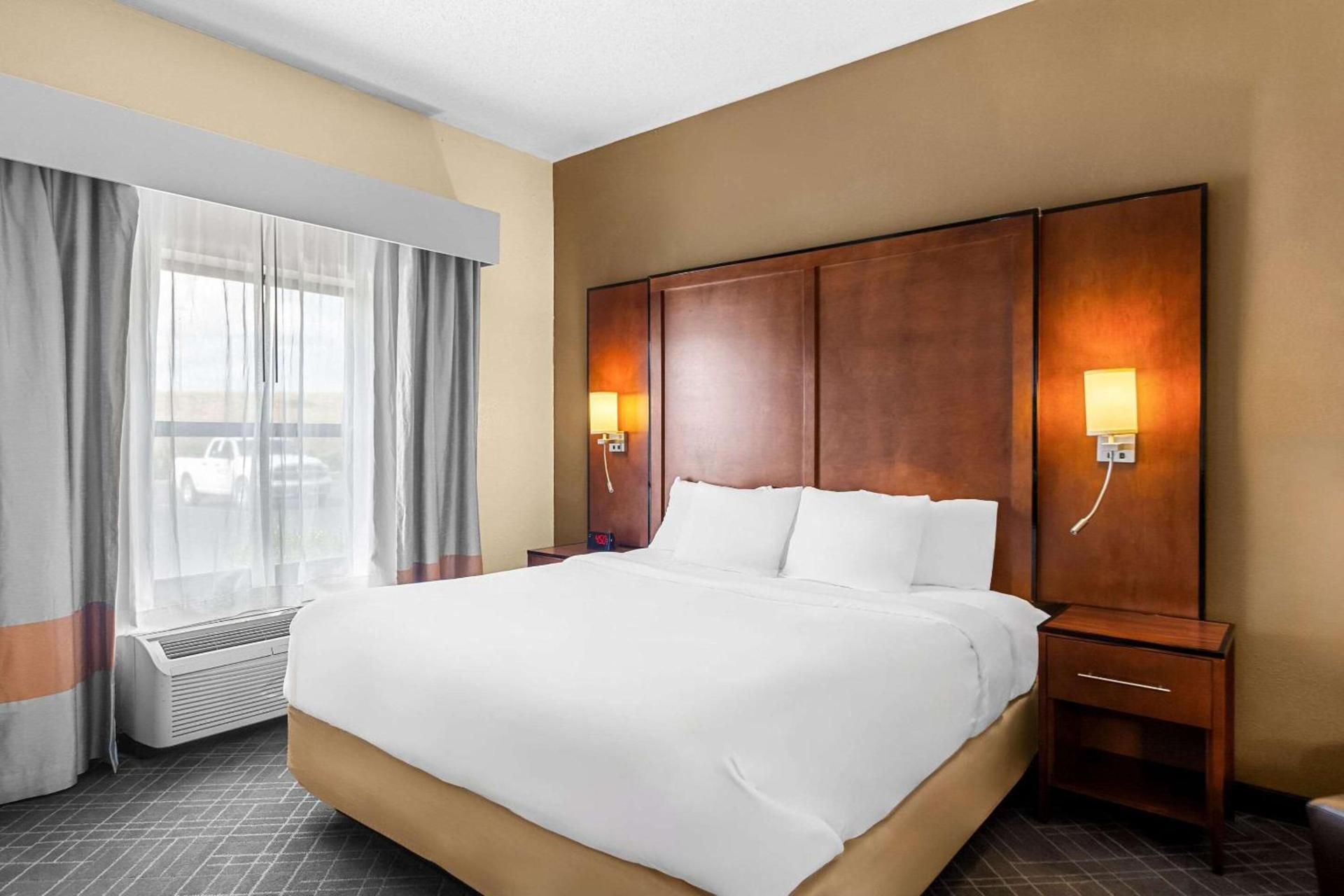Comfort Suites Vincennes photo 20