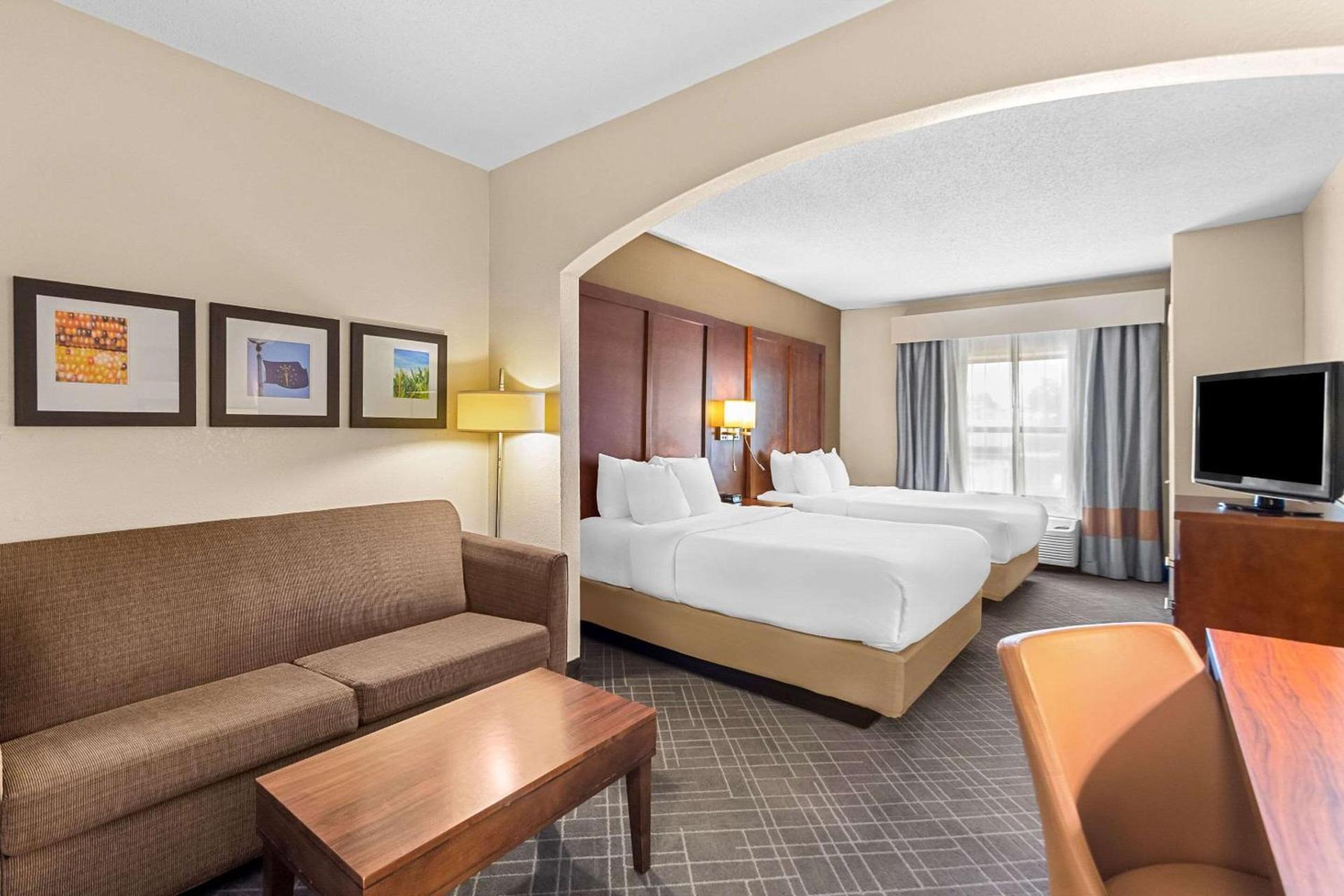 Comfort Suites Vincennes photo 22