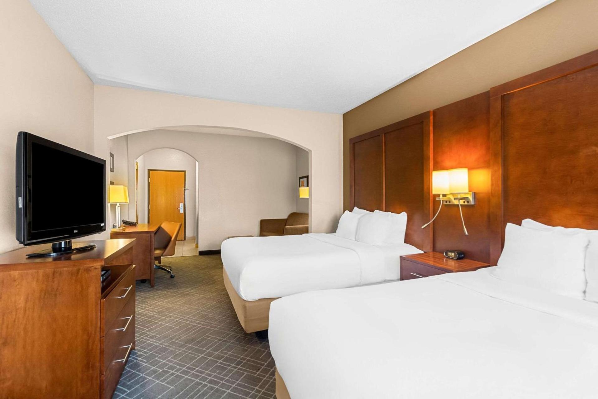 Comfort Suites Vincennes photo 23
