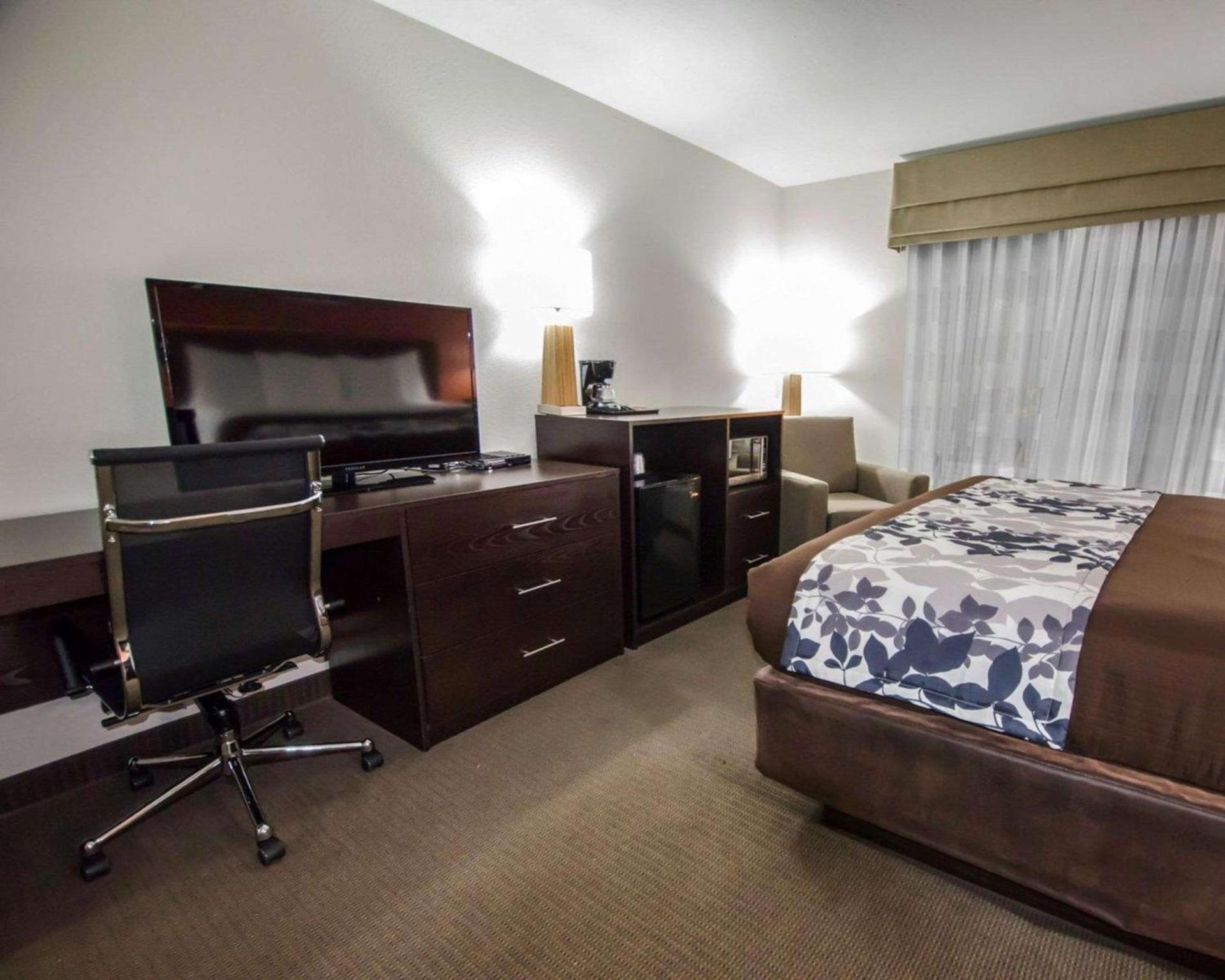 Sleep Inn & Suites And Conference Center Downtown photo 9