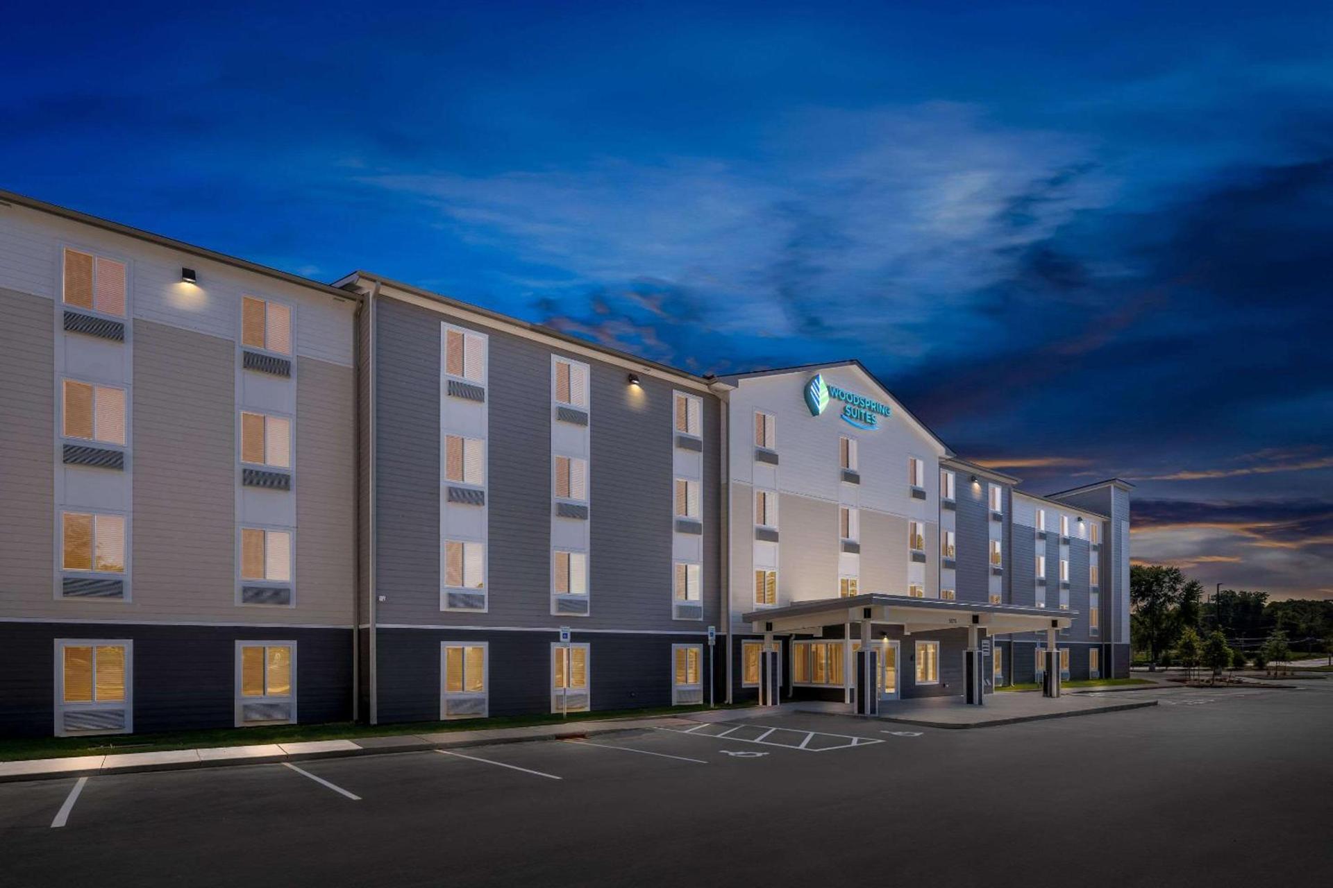 WoodSpring Suites Huntsville - Research Park photo 4