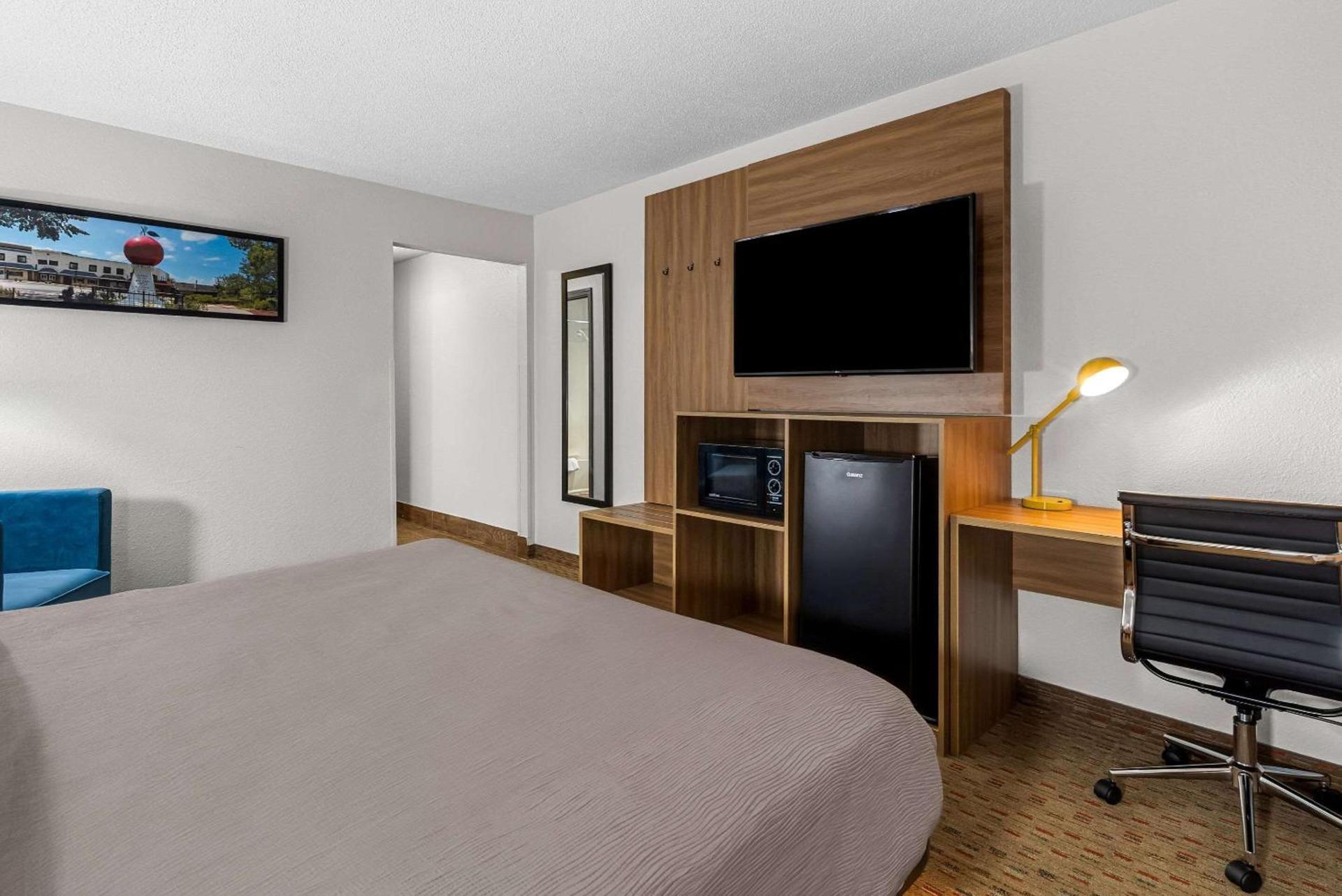 Quality Inn Cornelia photo 12
