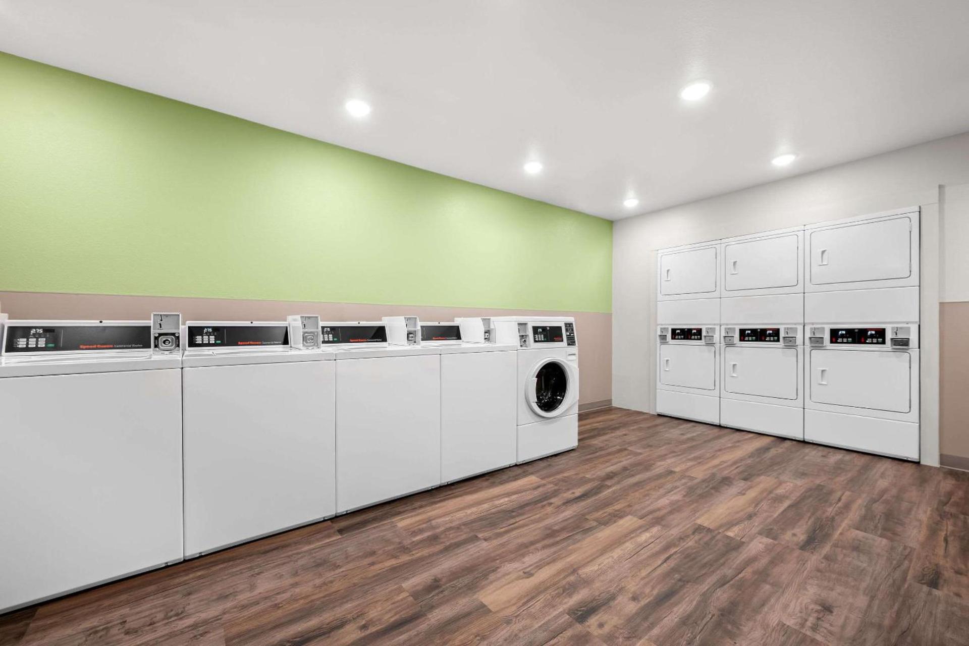 WoodSpring Suites Huntsville - Research Park photo 17