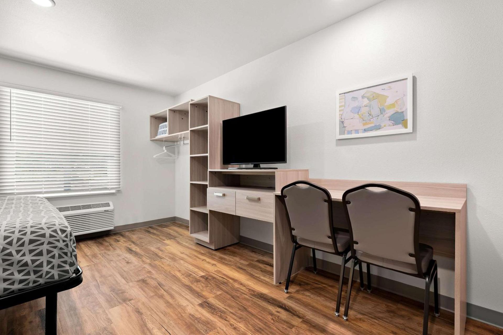 WoodSpring Suites Huntsville - Research Park photo 14