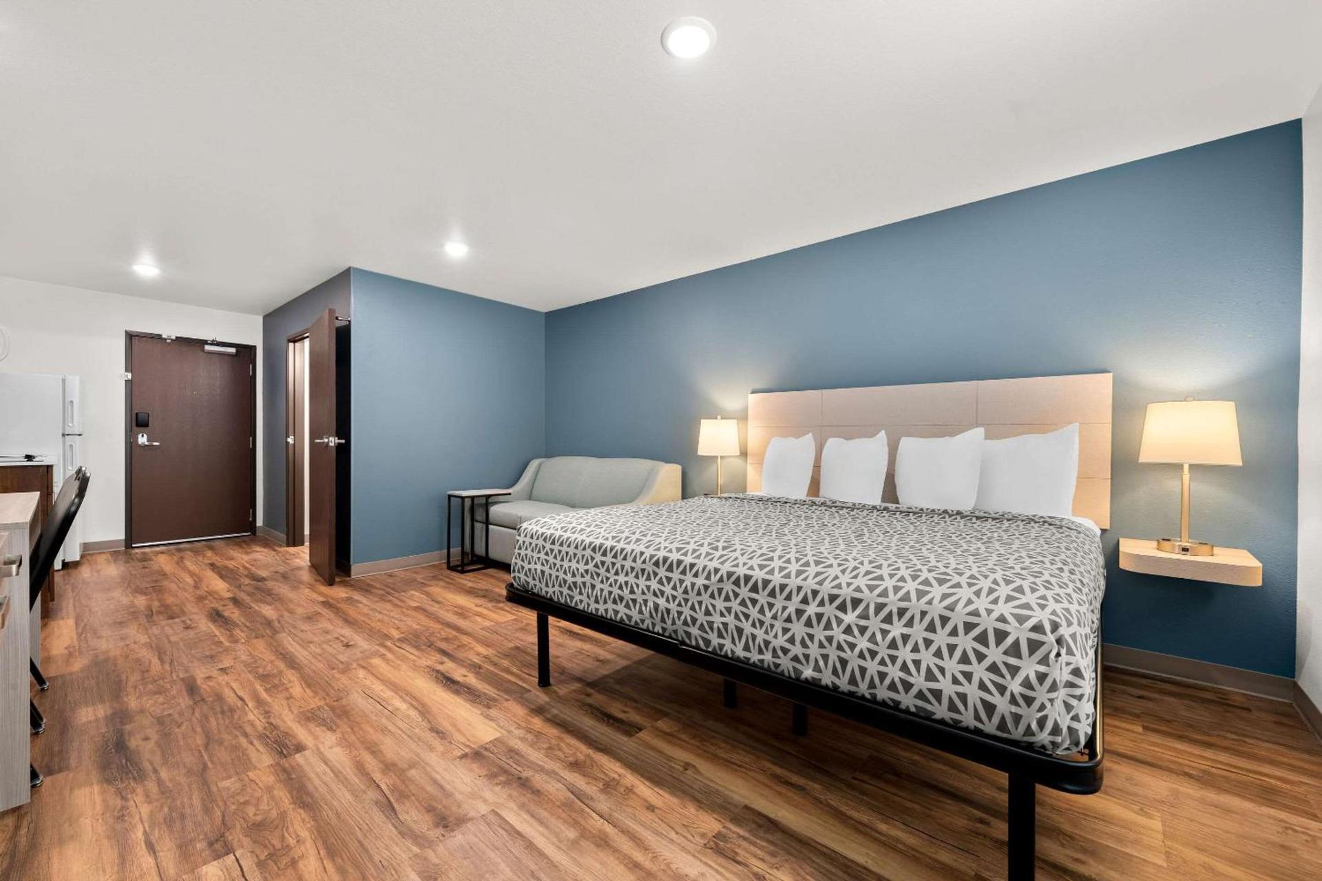 WoodSpring Suites Huntsville - Research Park photo 15