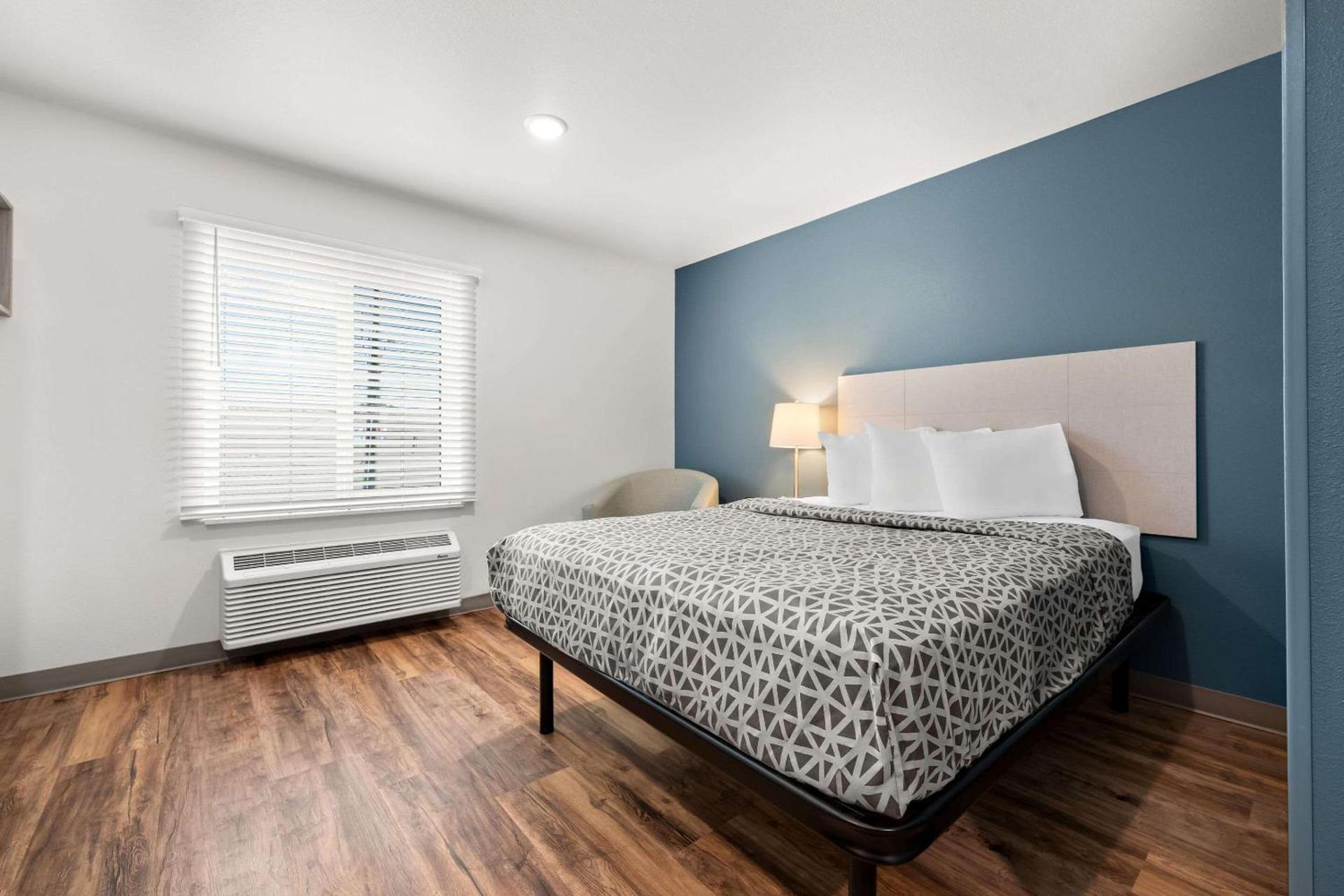 WoodSpring Suites Huntsville - Research Park photo 7