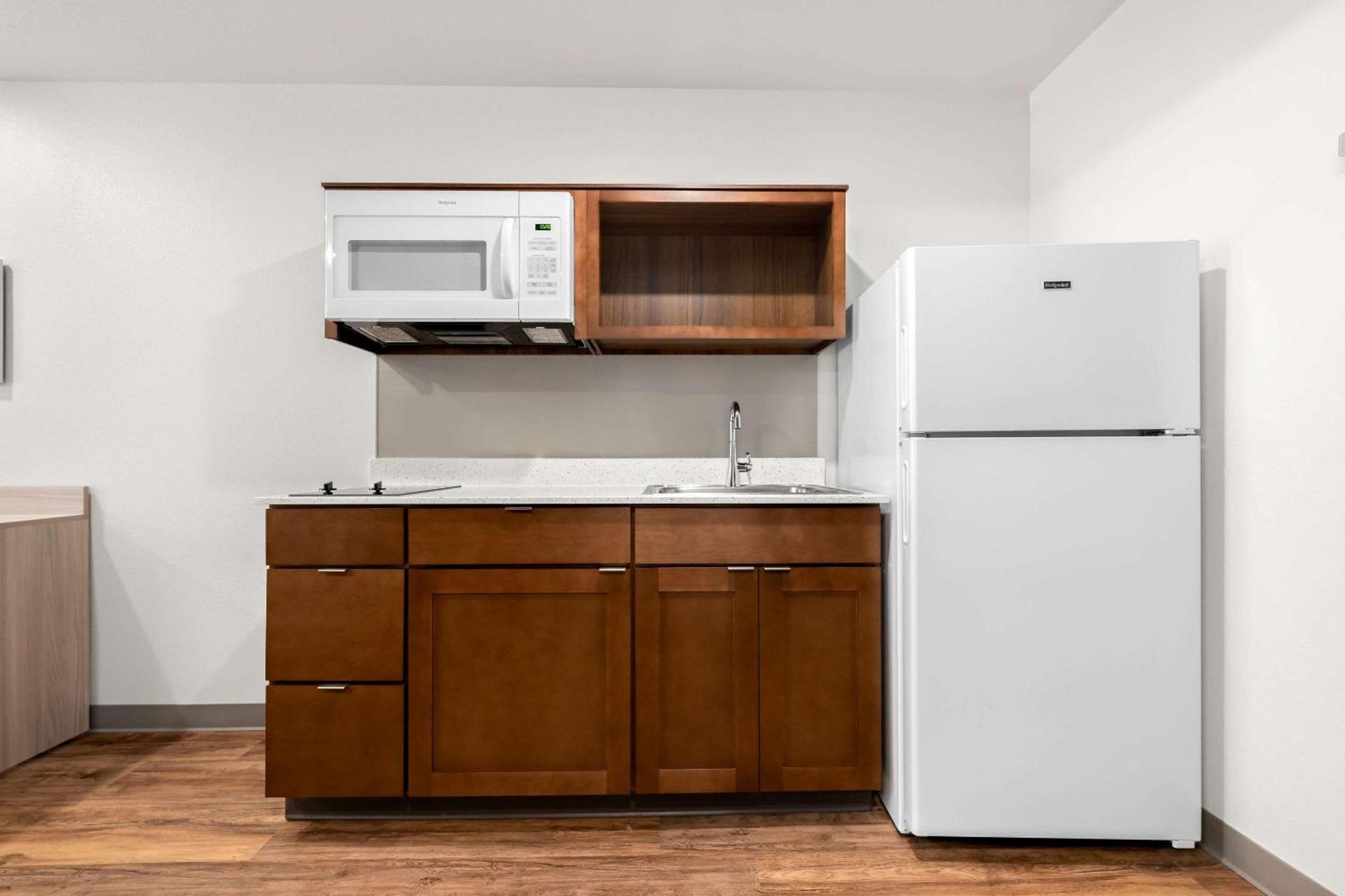 WoodSpring Suites Huntsville - Research Park photo 13