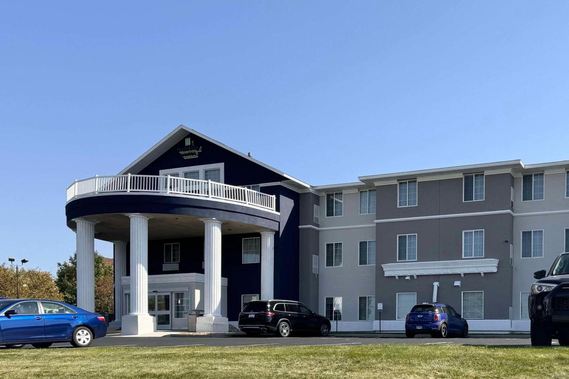 MainStay Suites Madison Airport photo 2
