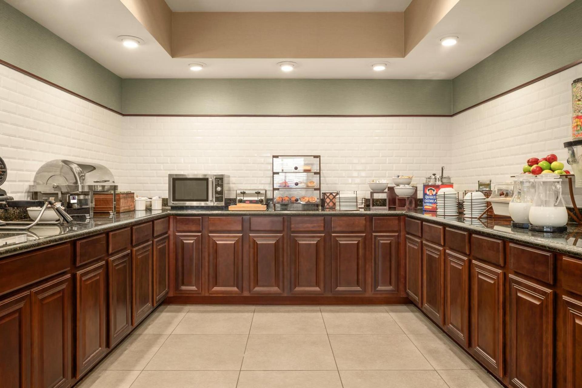 Country Inn & Suites by Radisson, Lima photo 18