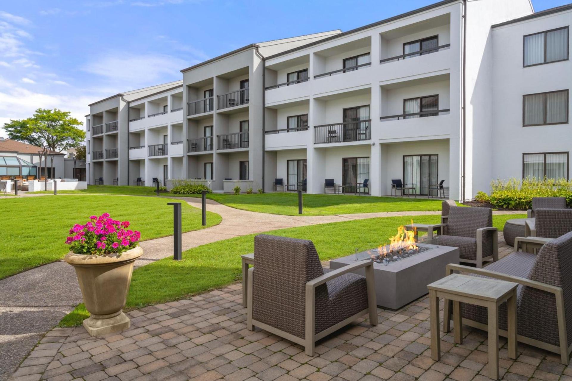 Courtyard by Marriott Detroit Livonia photo 34