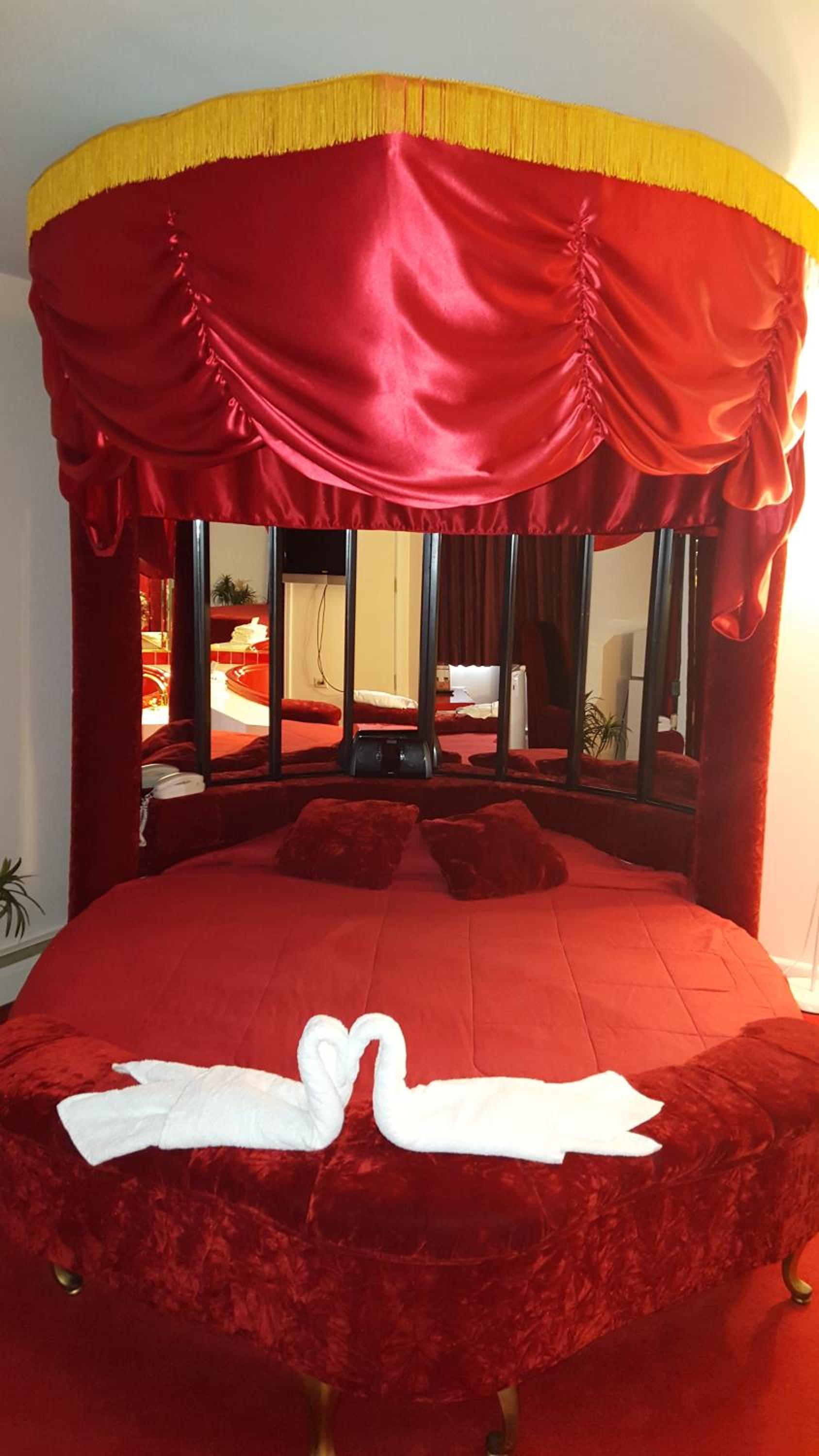New Relax Inn Bridgeview photo 19