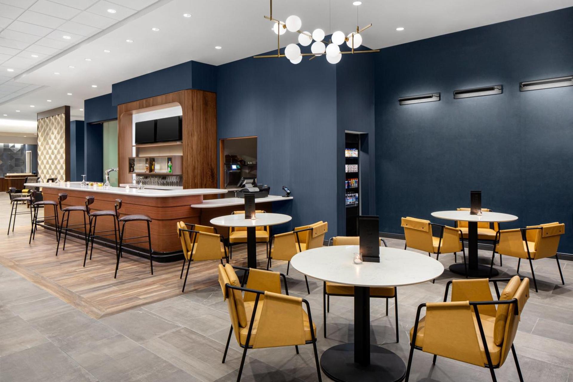 Courtyard by Marriott Lansing Downtown photo 3