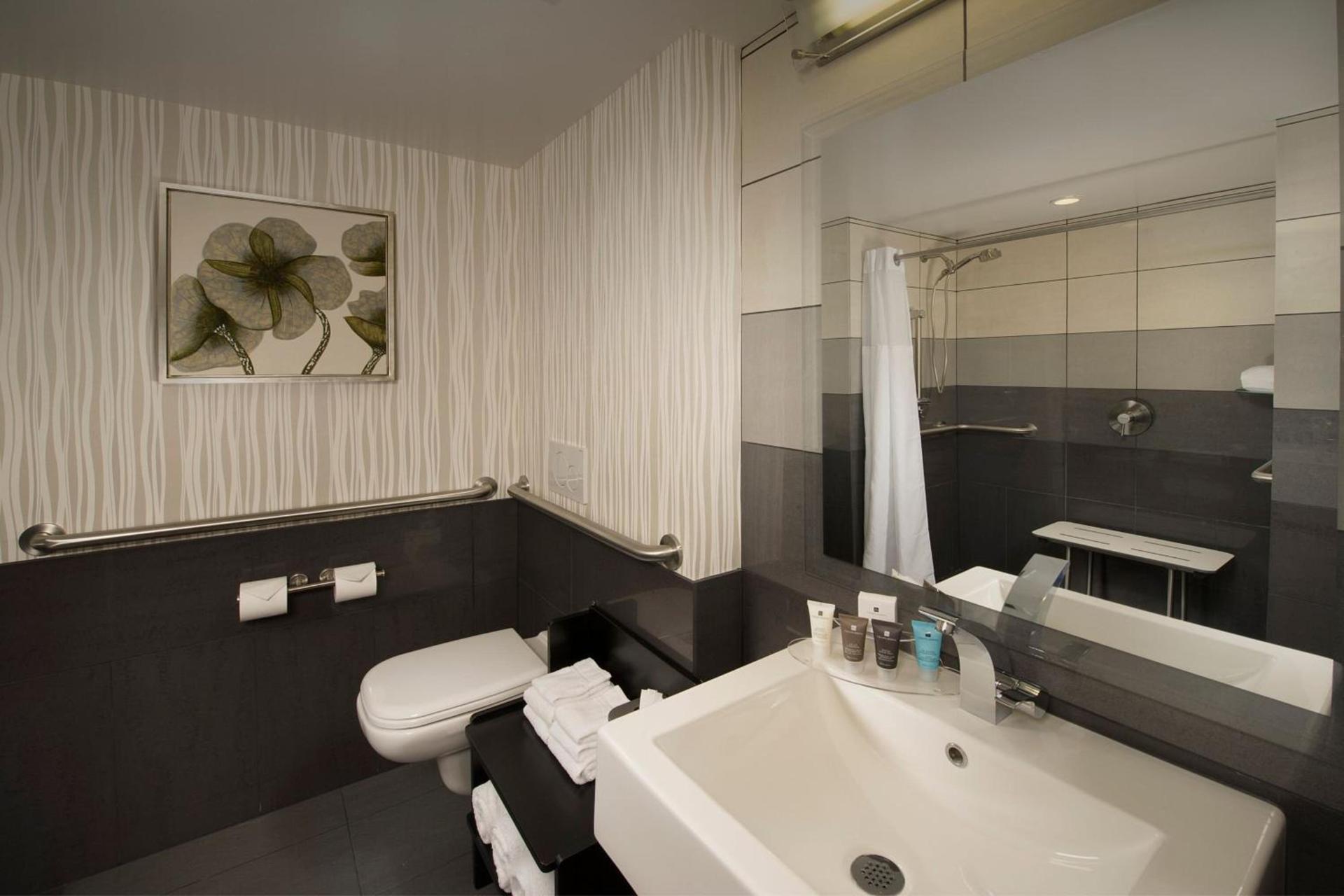 Skybridge Seattle Airport Hotel photo 10