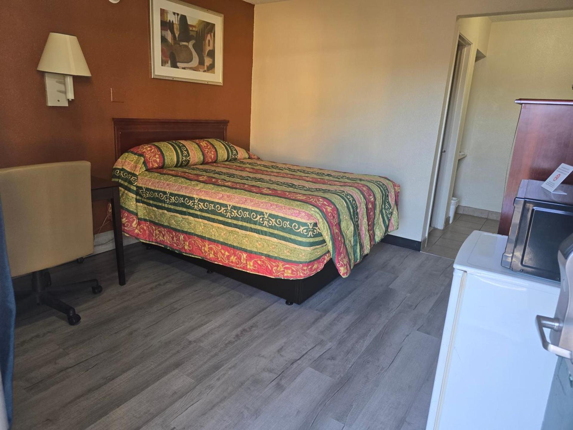 Carpet Inn photo 9