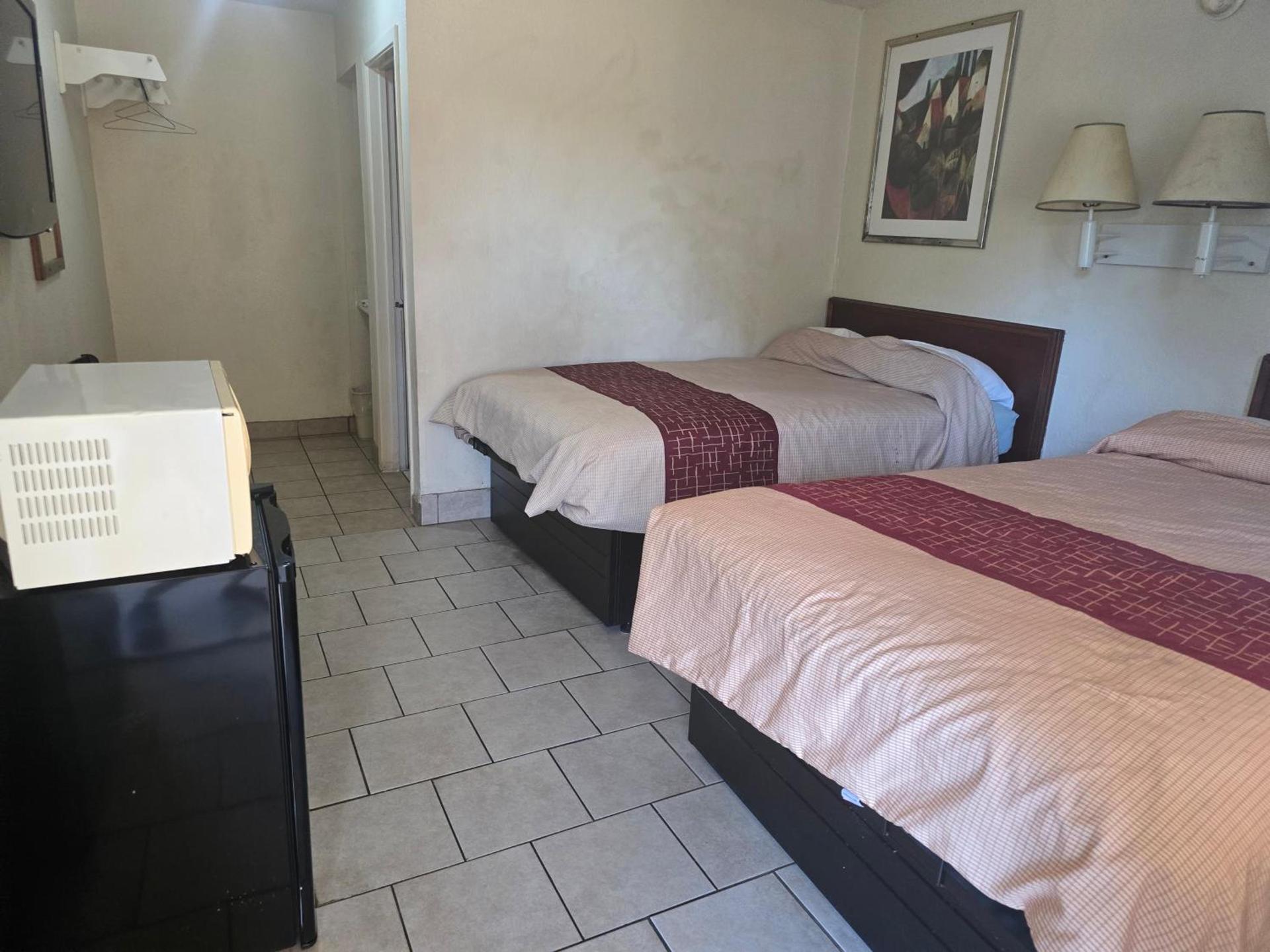 Carpet Inn photo 7