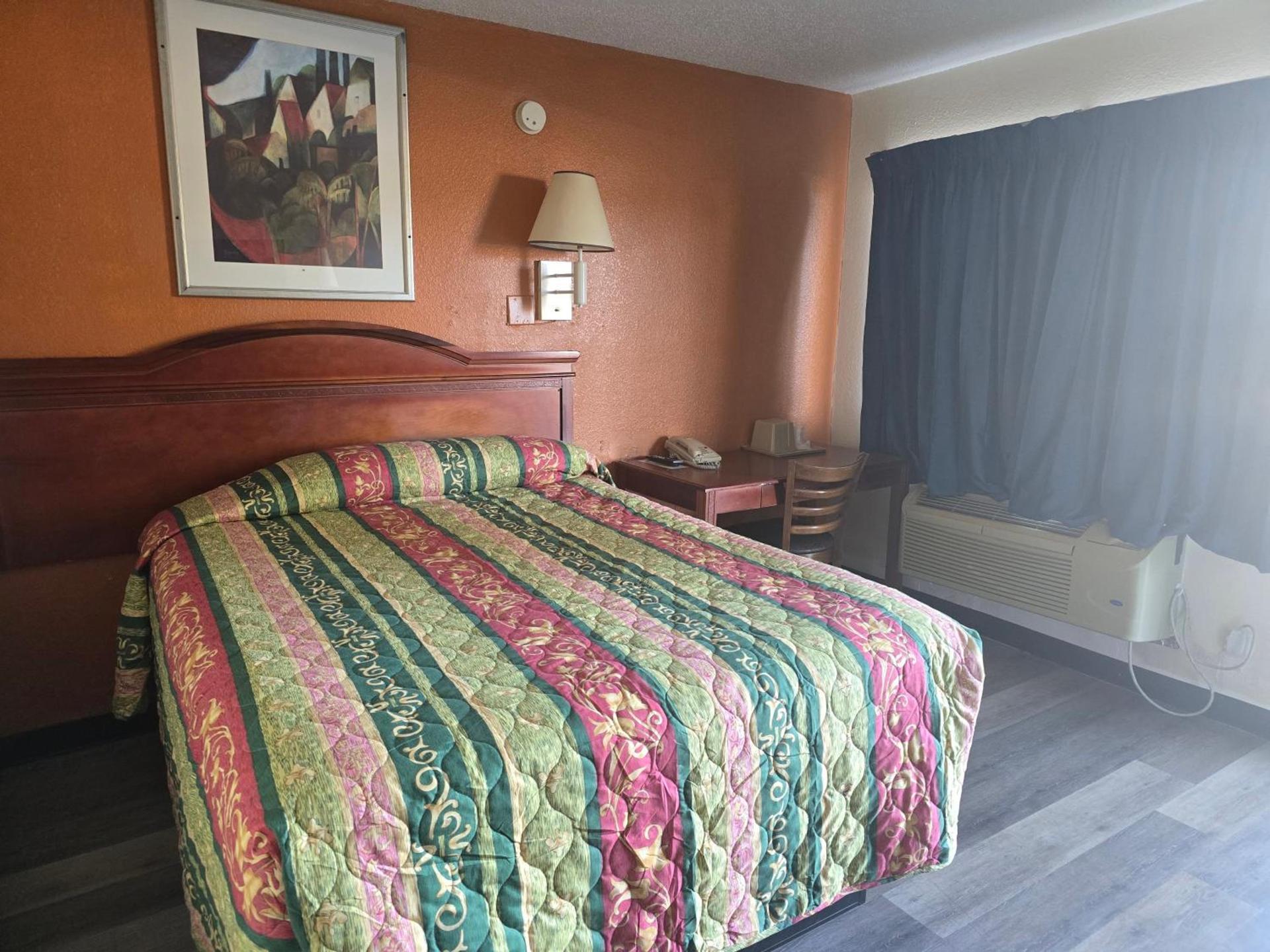 Carpet Inn photo 41