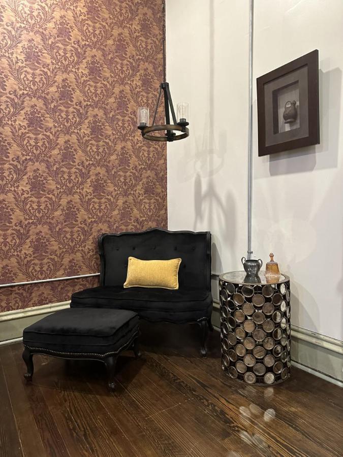 Velvet Woody - The Bonnie Parker — hotel in Okemah