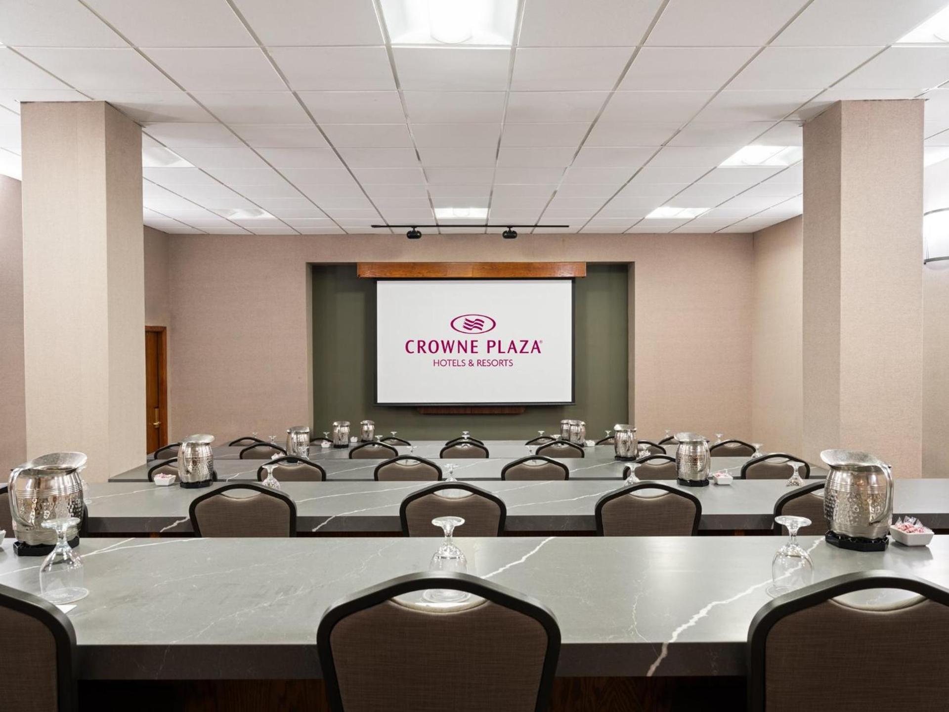 Crowne Plaza Phoenix - Chandler Golf Resort by IHG photo 90