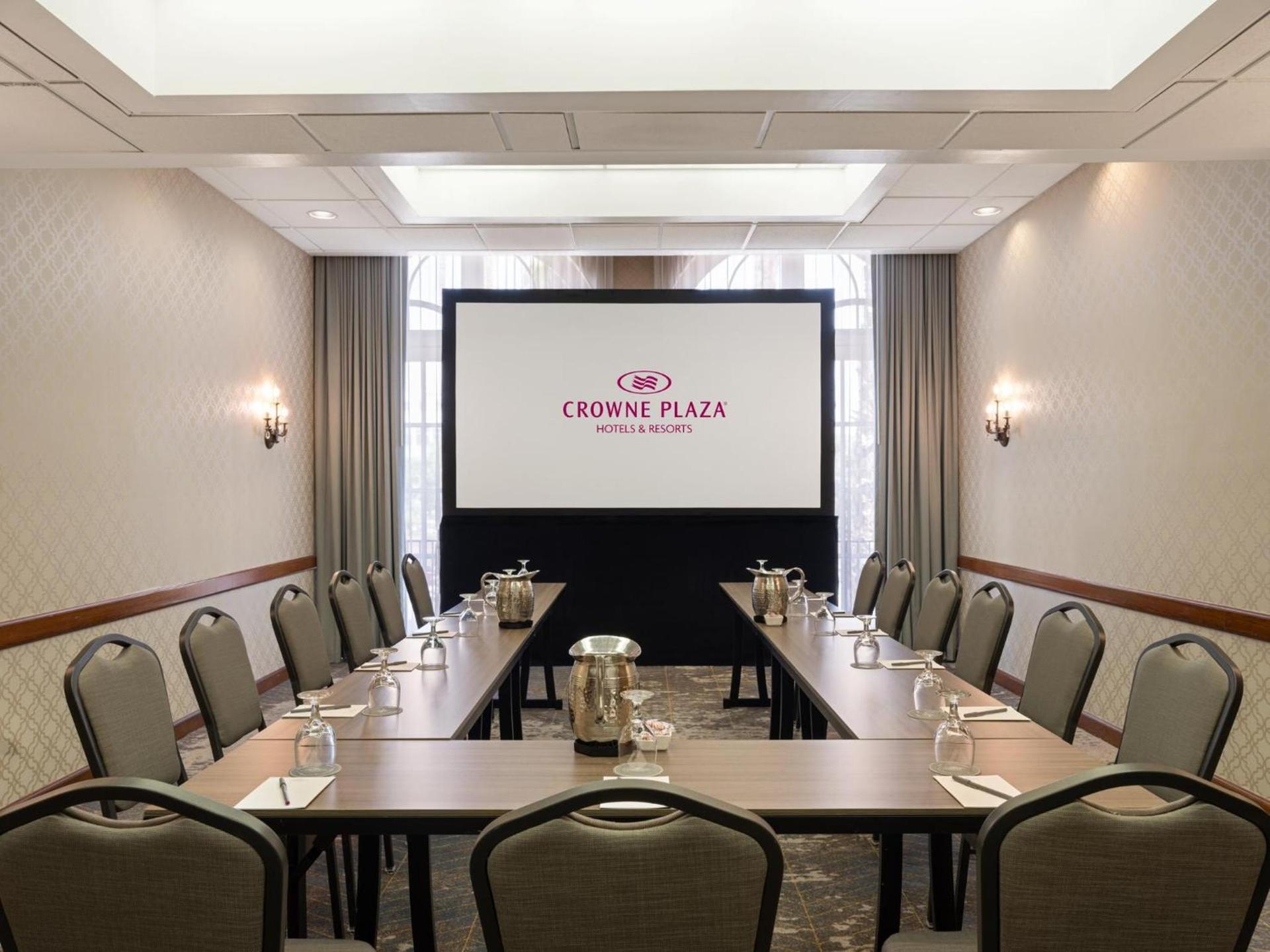 Crowne Plaza Phoenix - Chandler Golf Resort by IHG photo 92