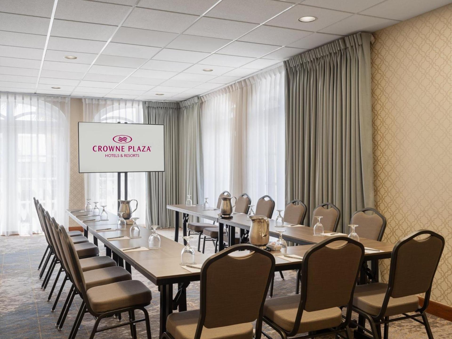 Crowne Plaza Phoenix - Chandler Golf Resort by IHG photo 96