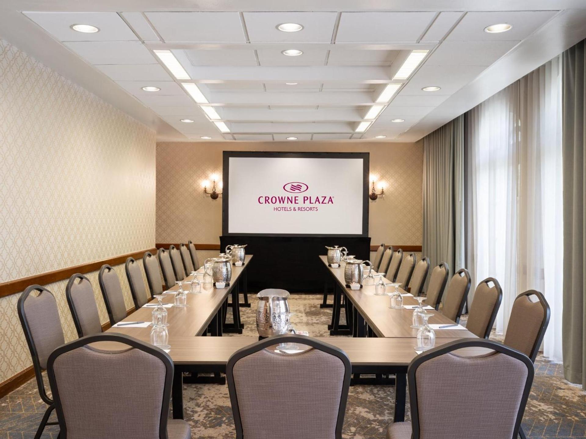 Crowne Plaza Phoenix - Chandler Golf Resort by IHG photo 98