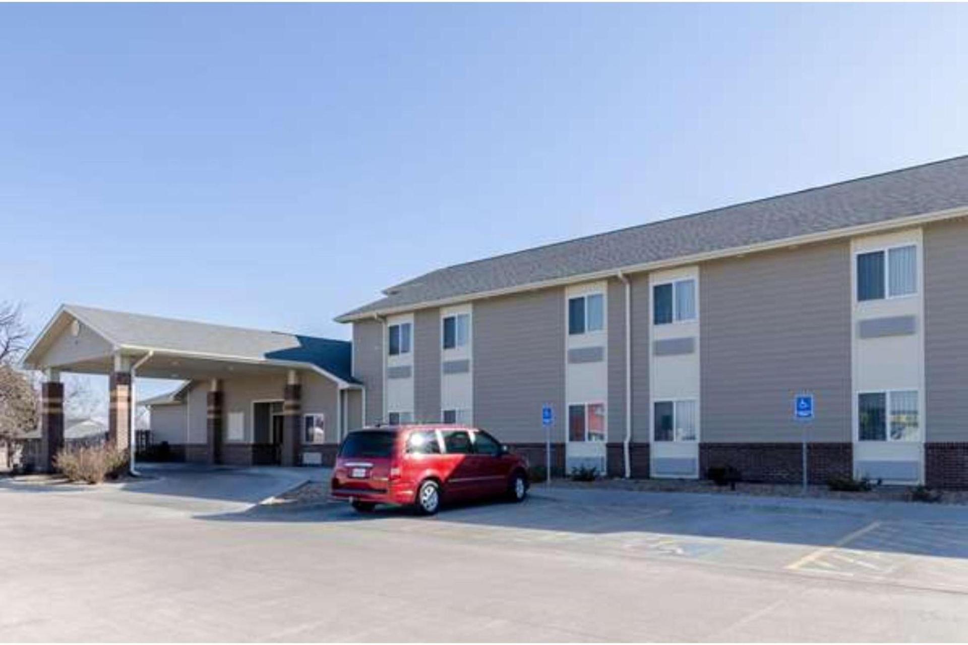 Park View Inn & Suites, Hoisington photo 1