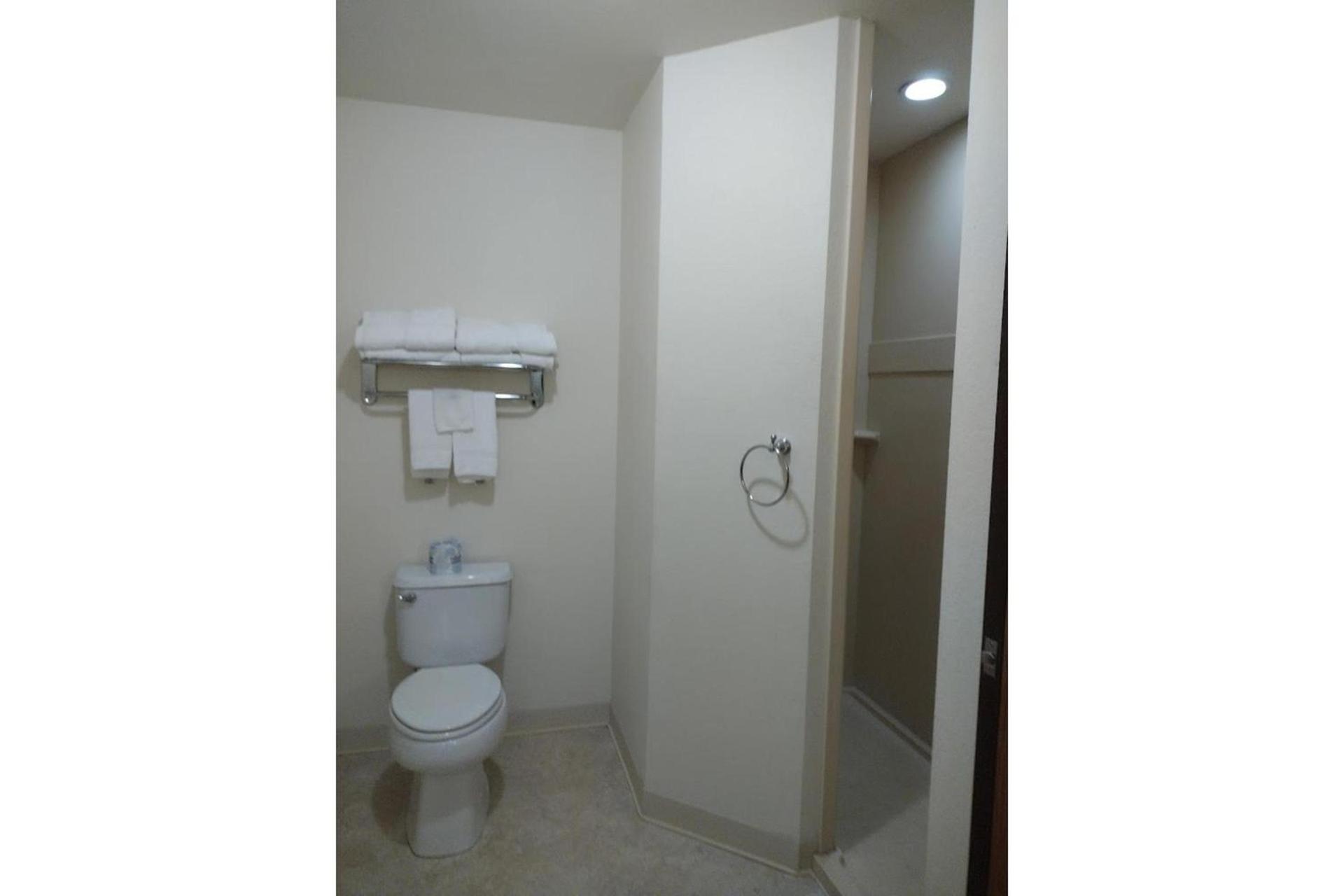Park View Inn & Suites, Hoisington photo 19