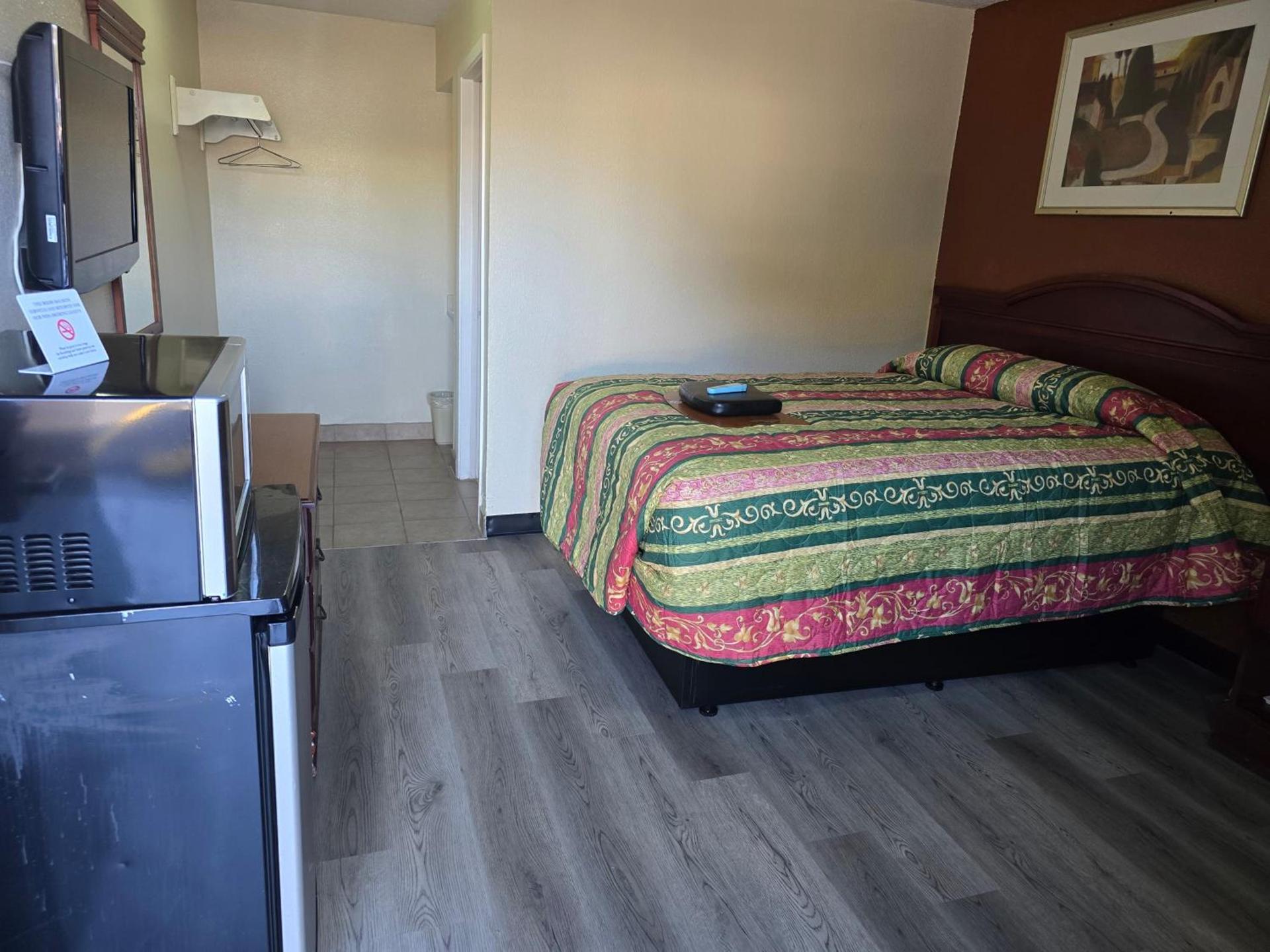 Carpet Inn photo 4