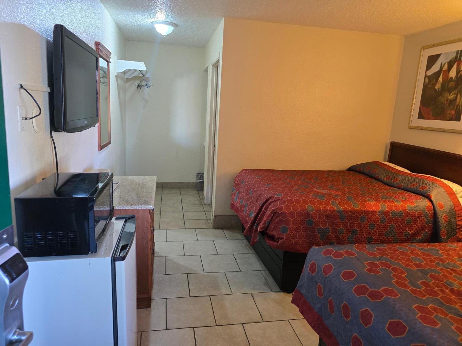 Carpet Inn photo 3