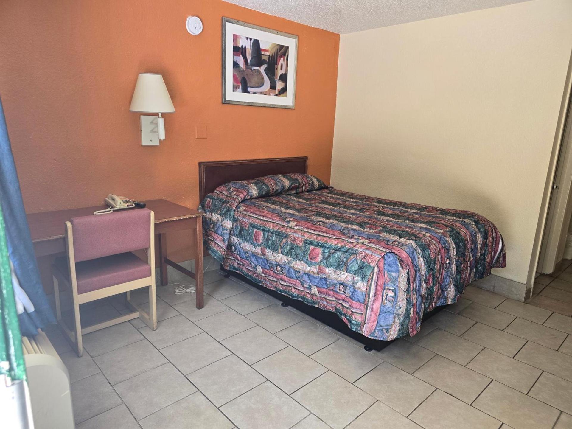 Carpet Inn photo 10