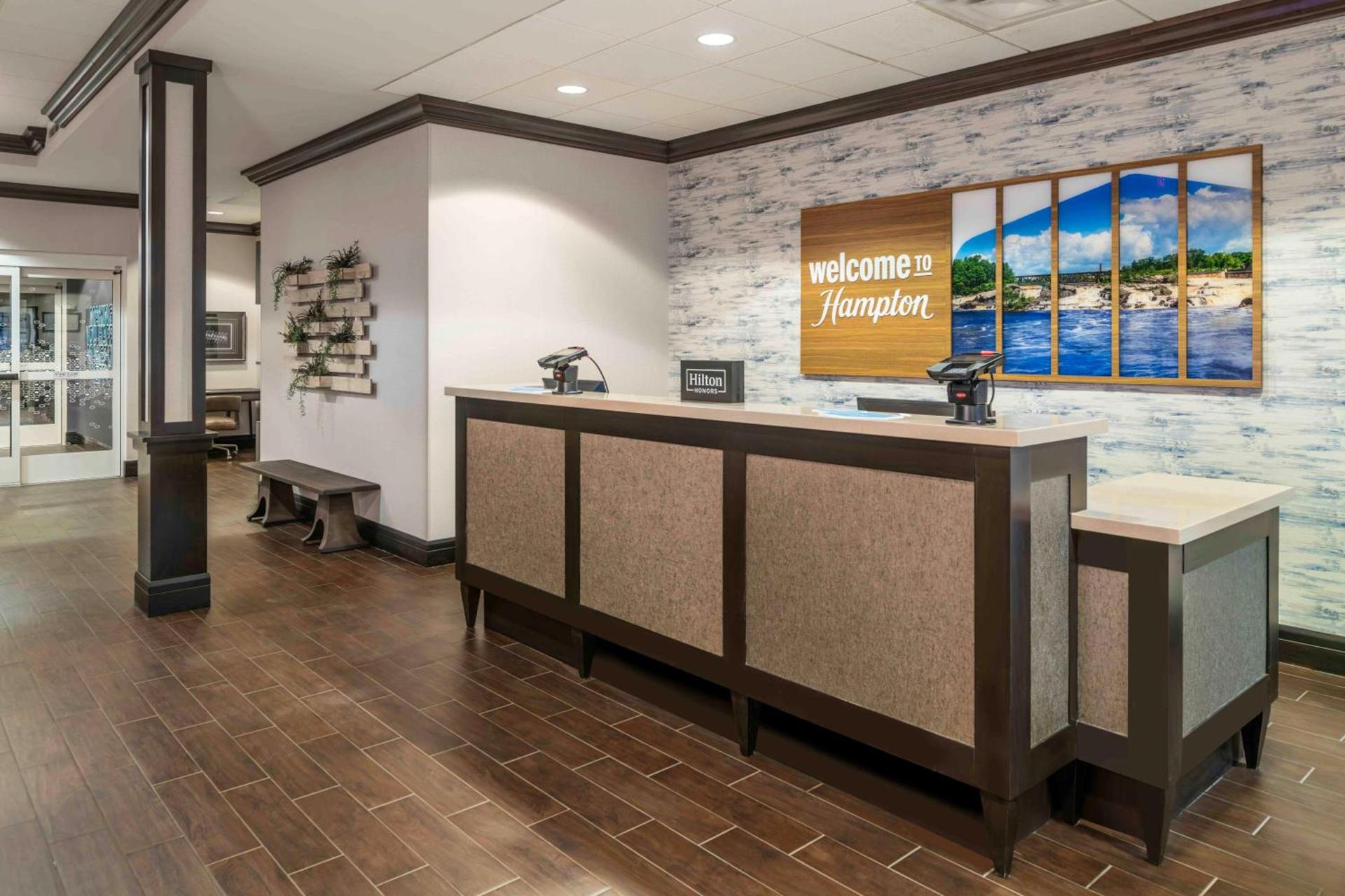 Hampton Inn Lewiston-Auburn photo 42