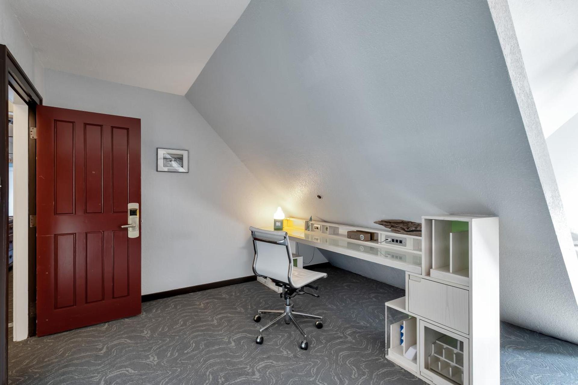 College Inn Hotel photo 66