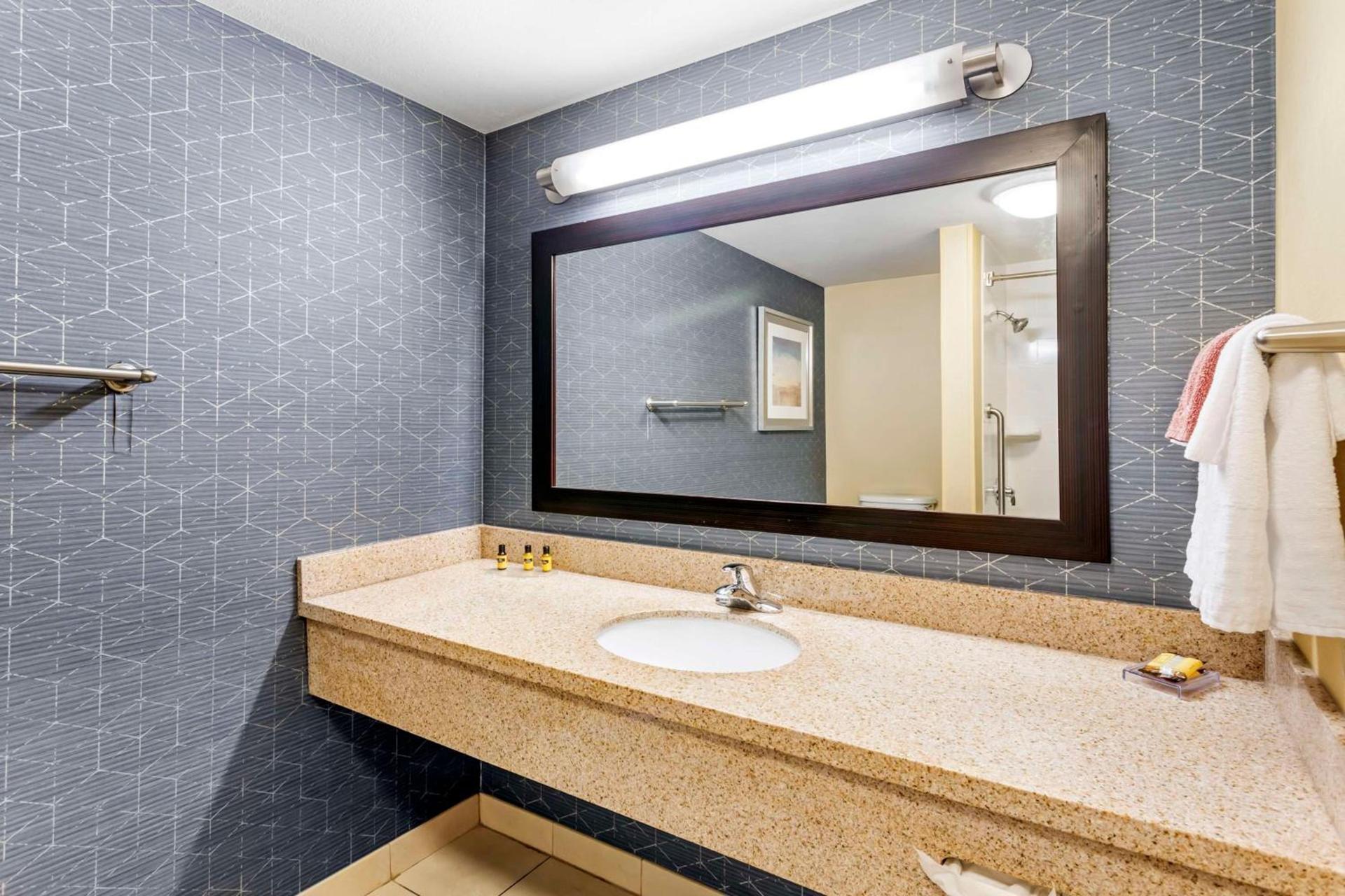 Best Western Plus Provo University Inn photo 14