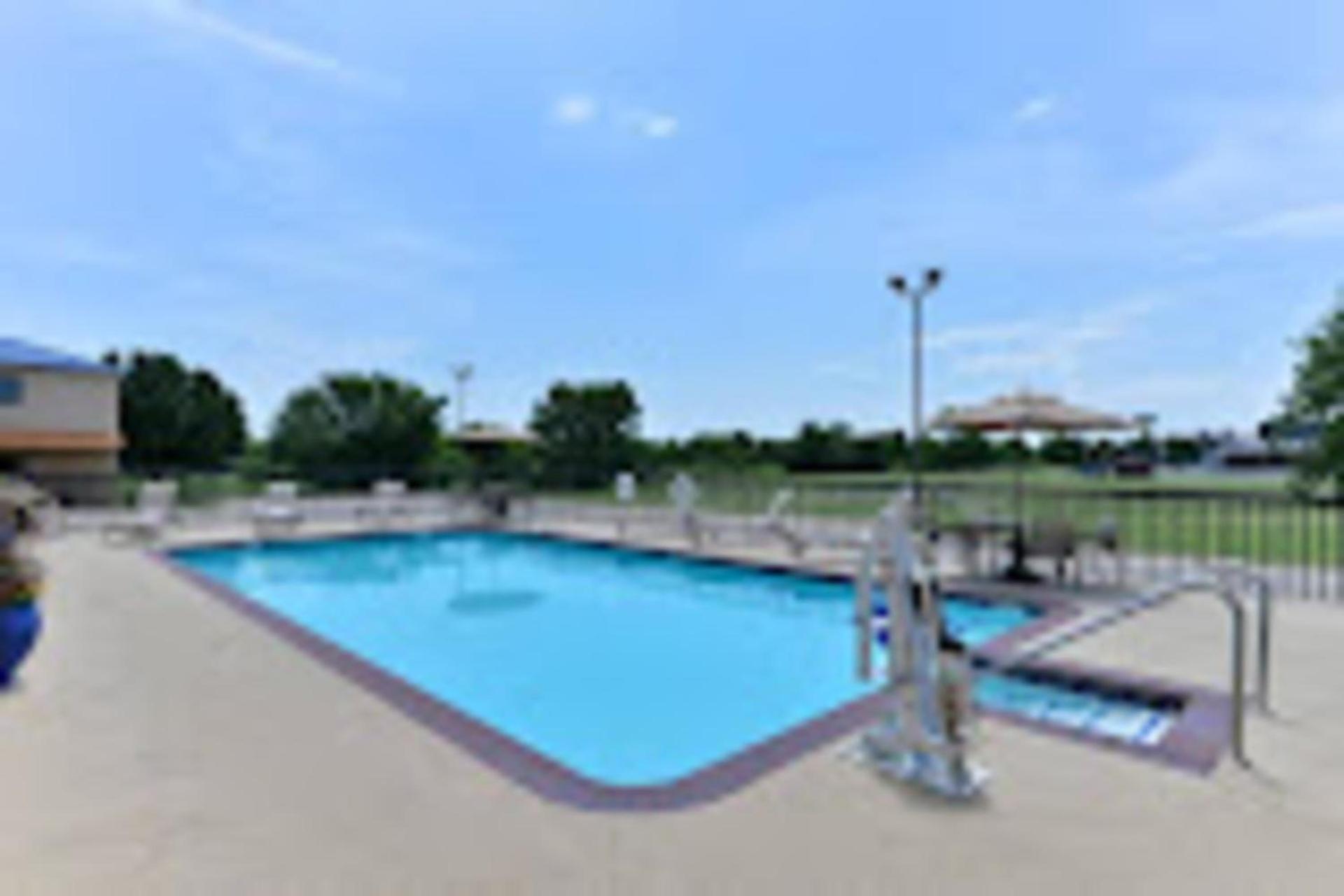 Baymont by Wyndham Ardmore I-35 photo 29