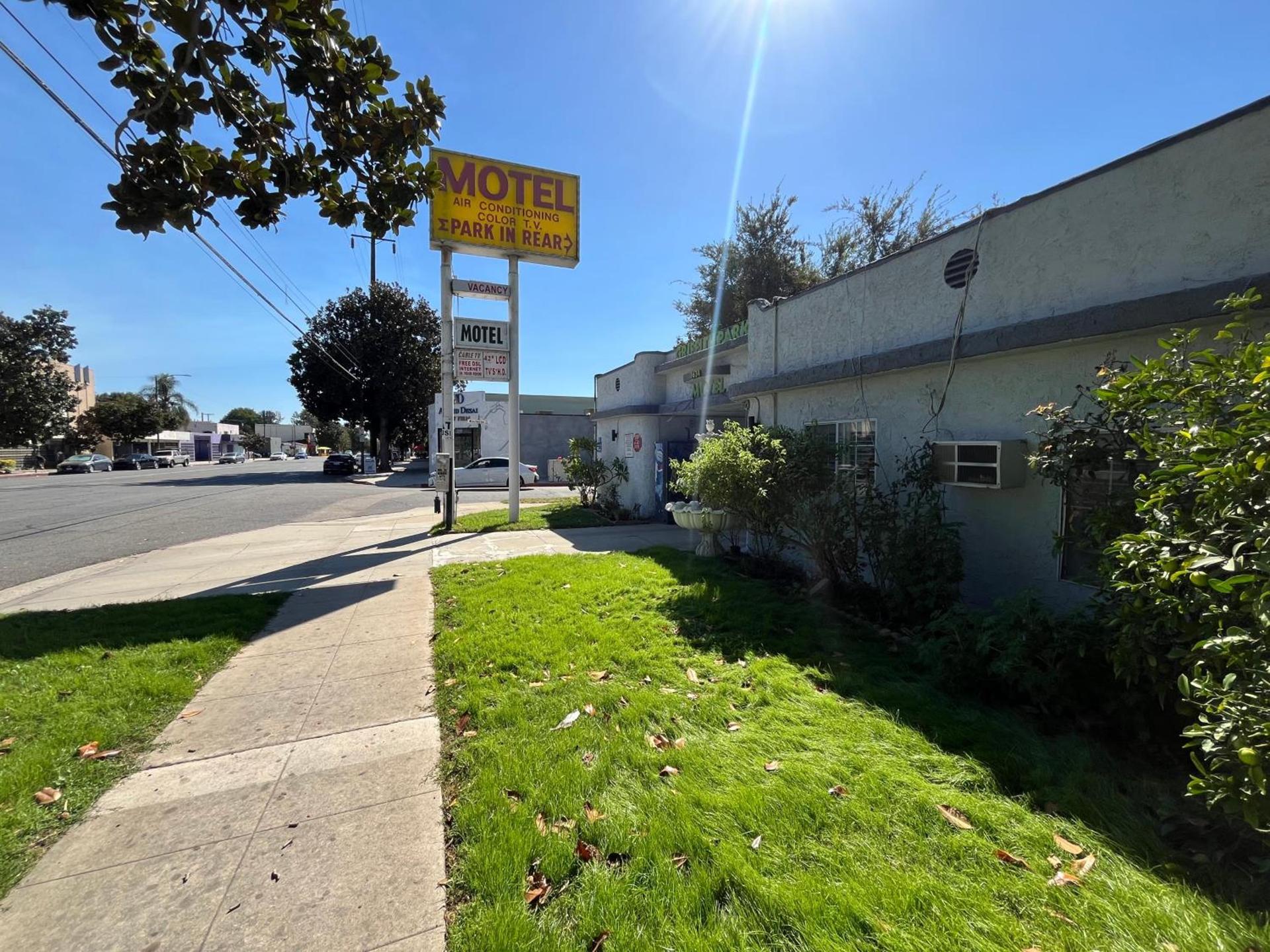 Griffith Park Motel, in Los Angeles Hollywood Area photo 2