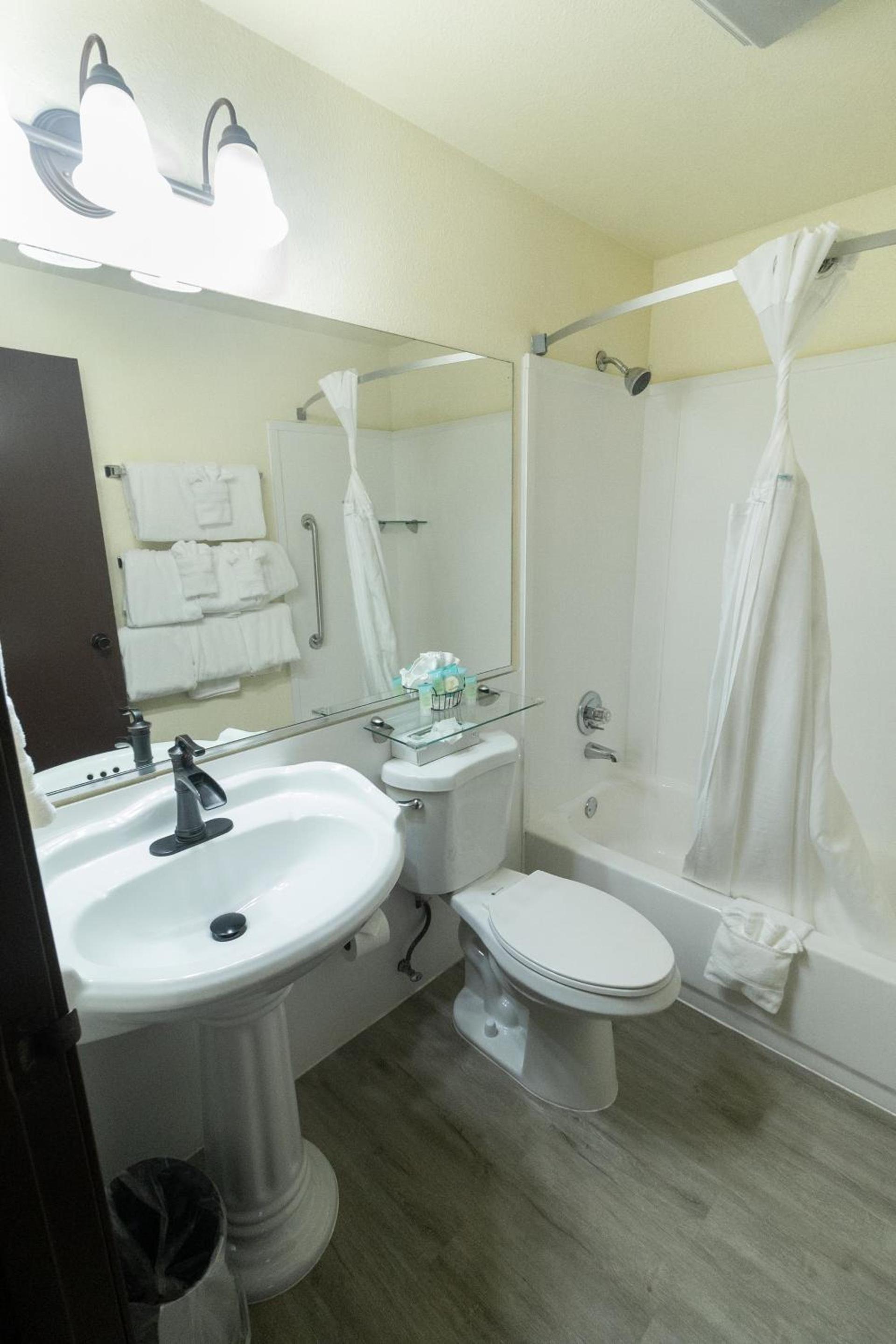 FairBridge Inn and Suites Sandpoint photo 43
