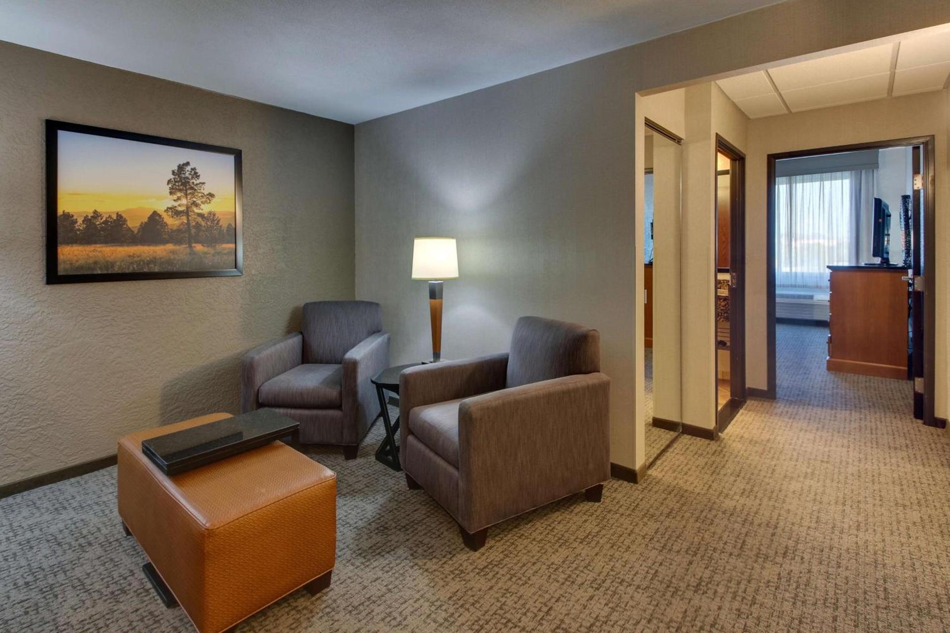 Drury Inn & Suites Phoenix Happy Valley photo 29