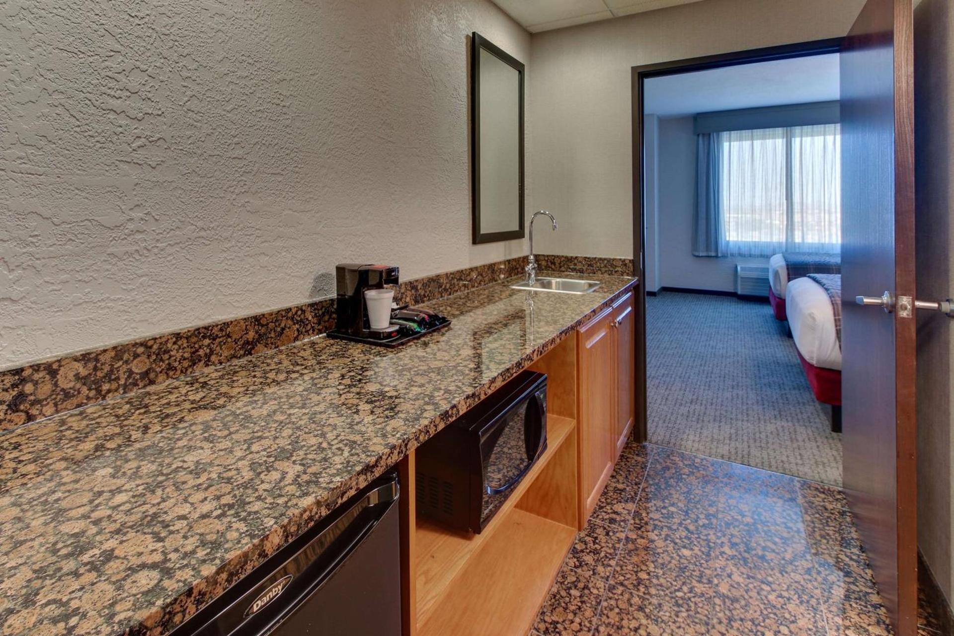 Drury Inn & Suites Phoenix Happy Valley photo 35