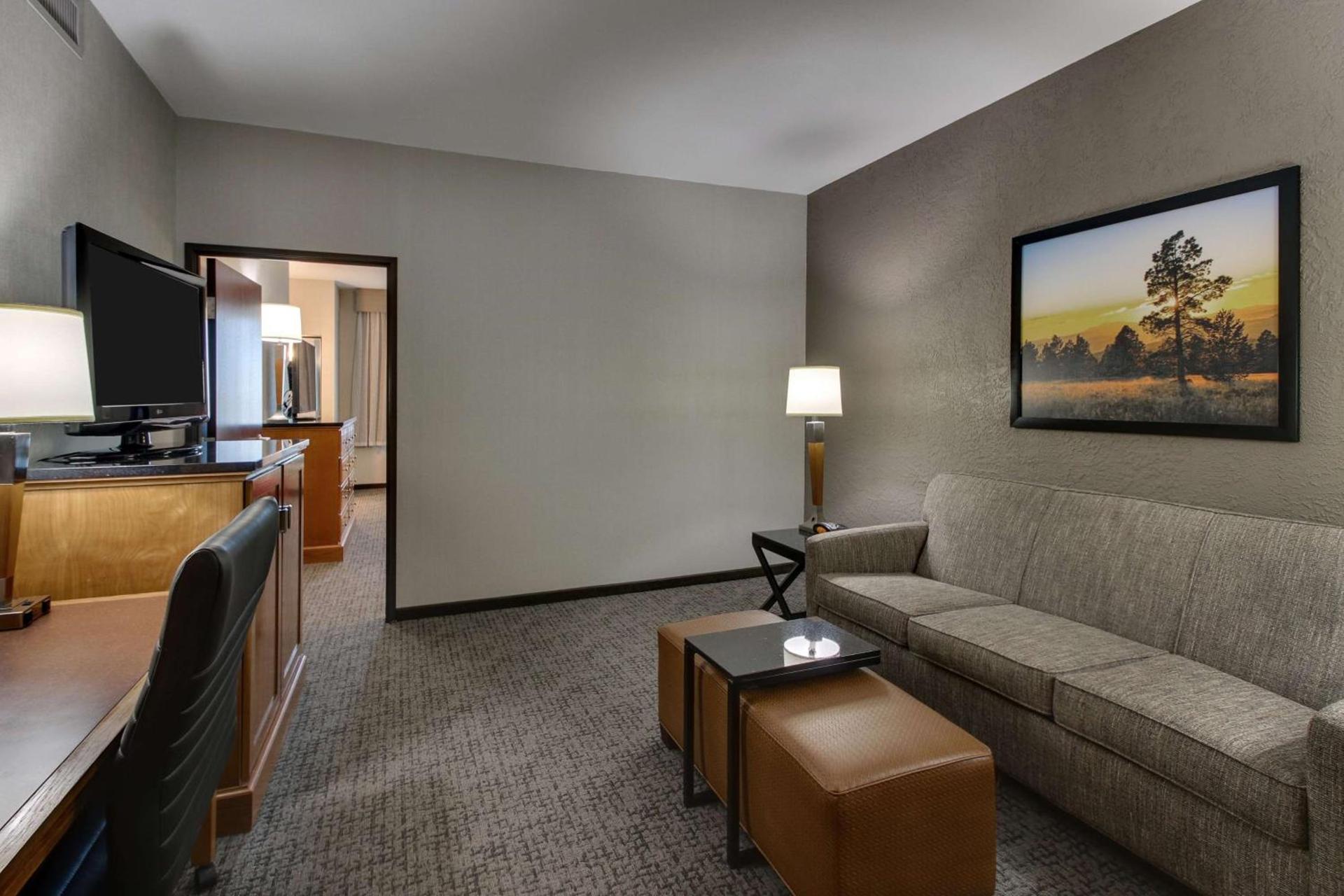 Drury Inn & Suites Phoenix Happy Valley photo 39