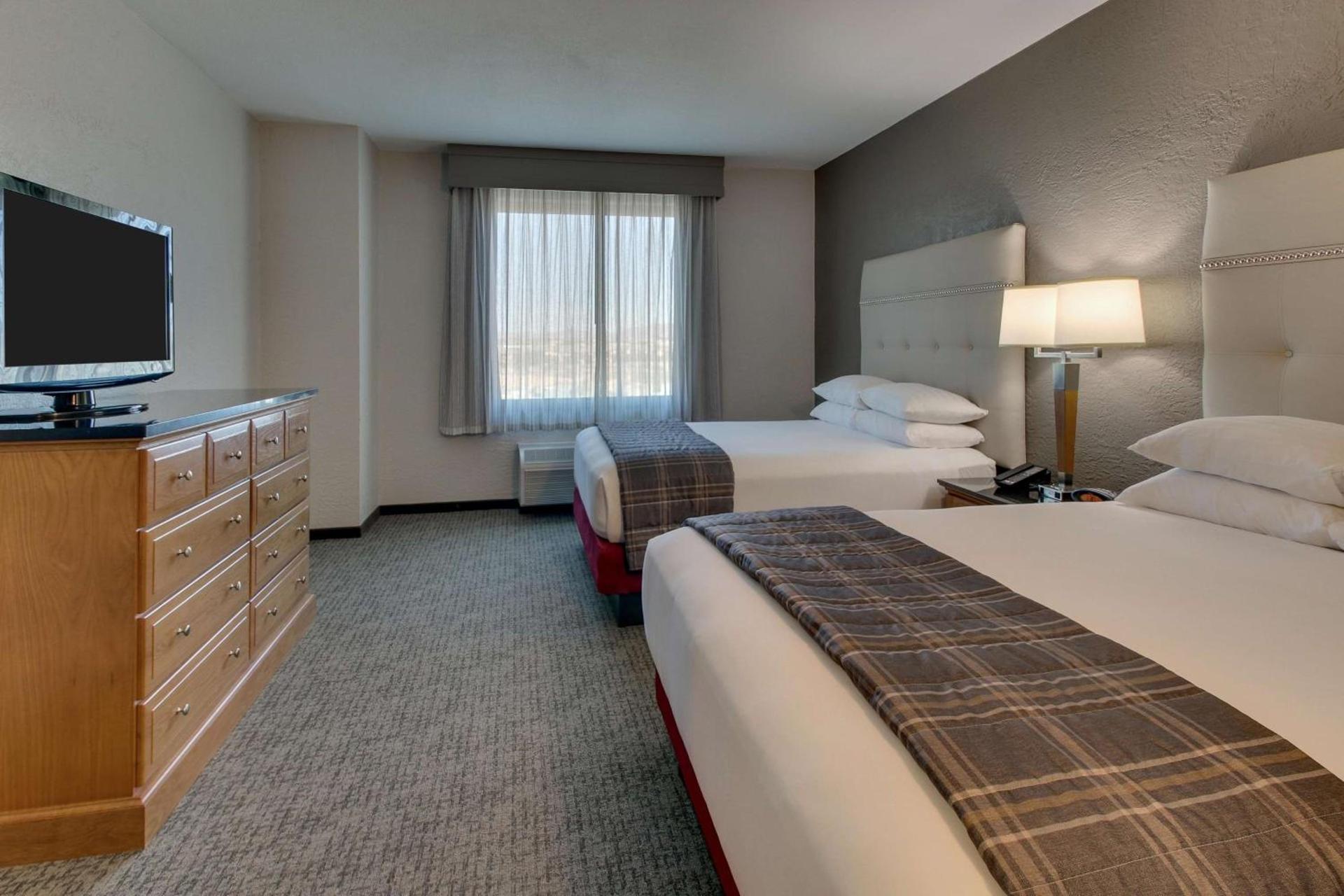 Drury Inn & Suites Phoenix Happy Valley photo 36