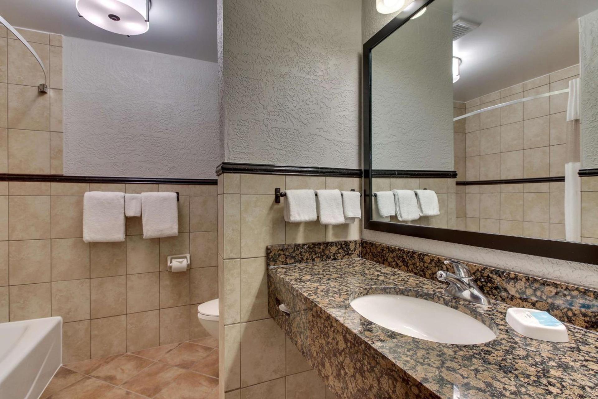 Drury Inn & Suites Phoenix Happy Valley photo 51