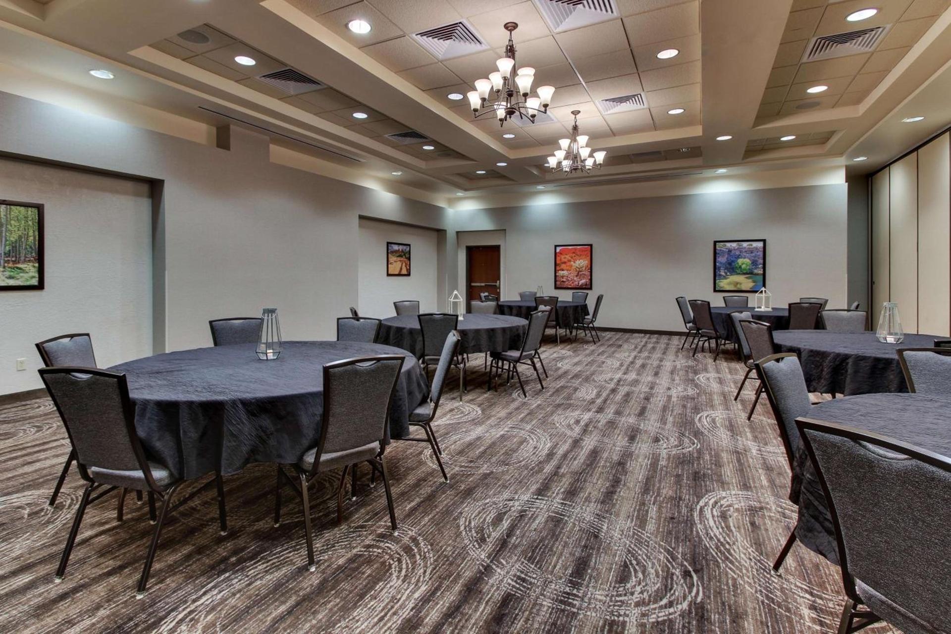 Drury Inn & Suites Phoenix Happy Valley photo 63