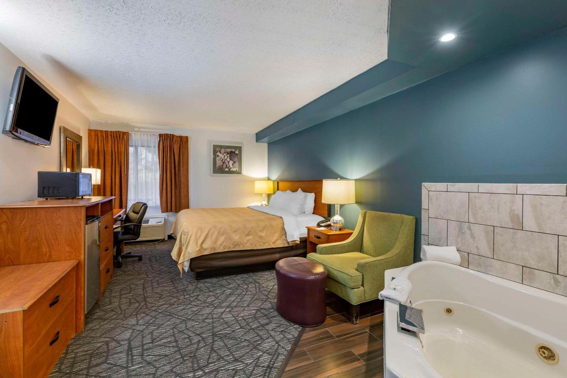Quality Inn Austintown-Youngstown West photo 17