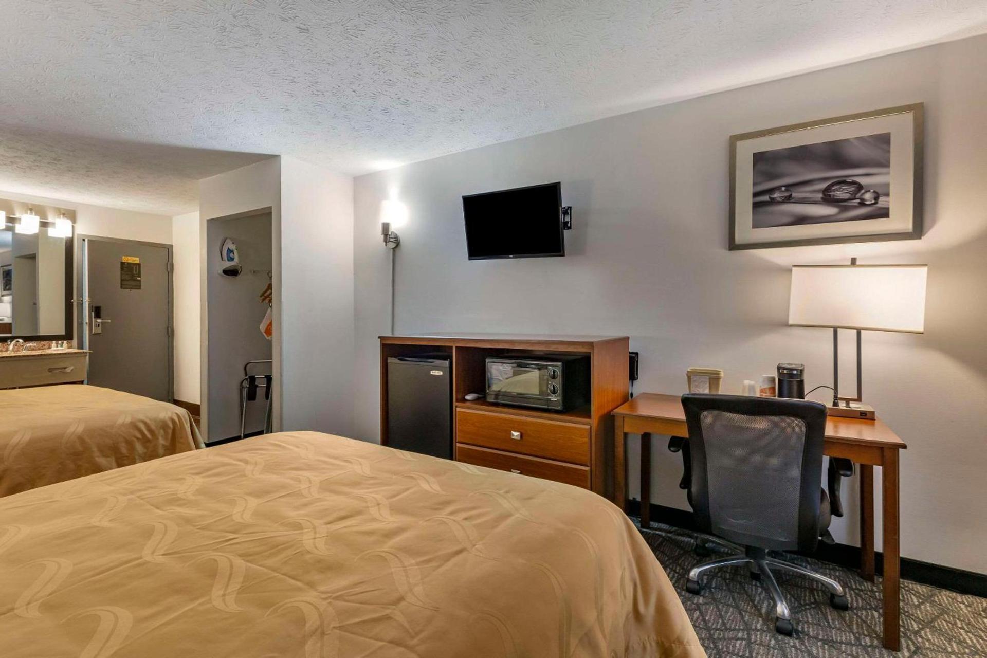 Quality Inn Austintown-Youngstown West photo 23