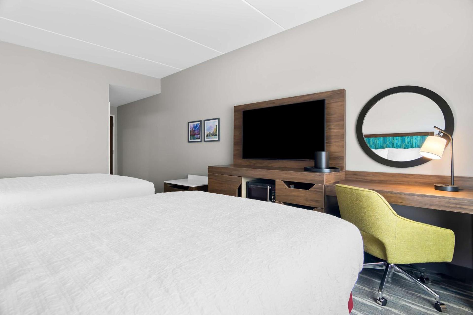 Hampton Inn & Suites Chicago Medical District Uic photo 10