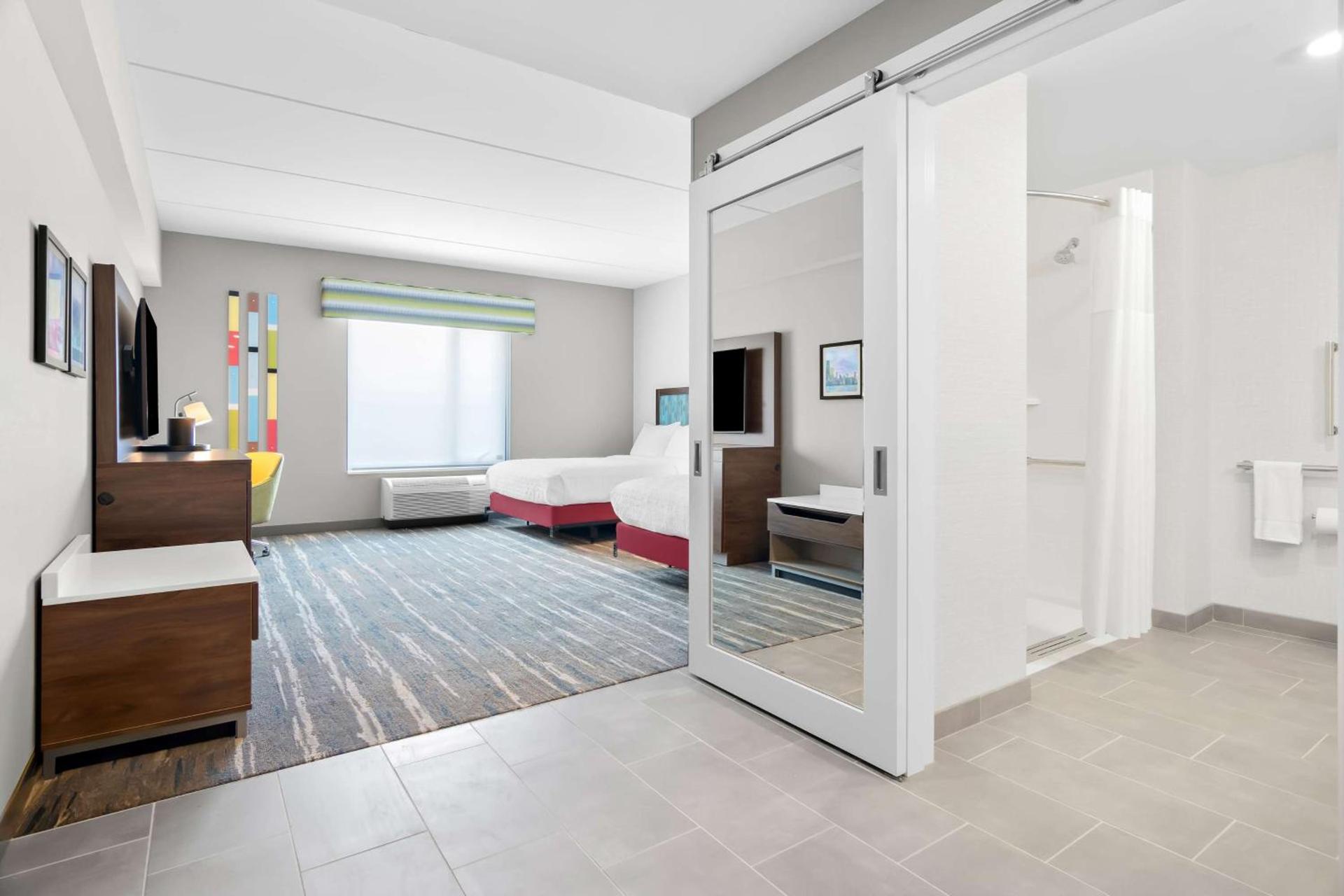 Hampton Inn & Suites Chicago Medical District Uic photo 25