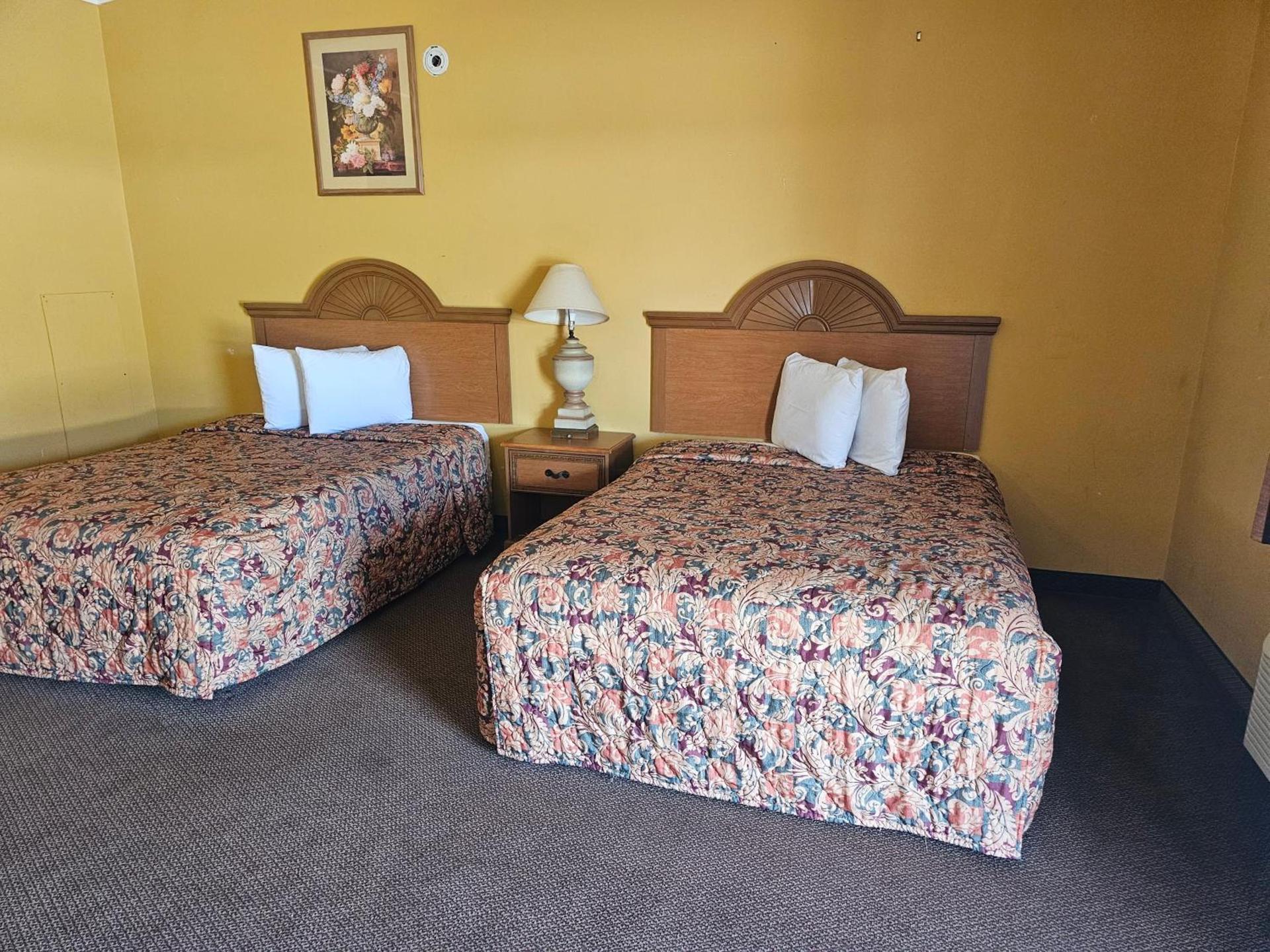 Luxury Inn & Suites and RV photo 4